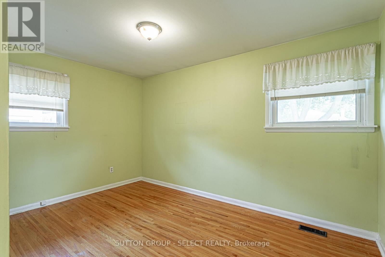 256 TWEEDSMUIR AVENUE - 14