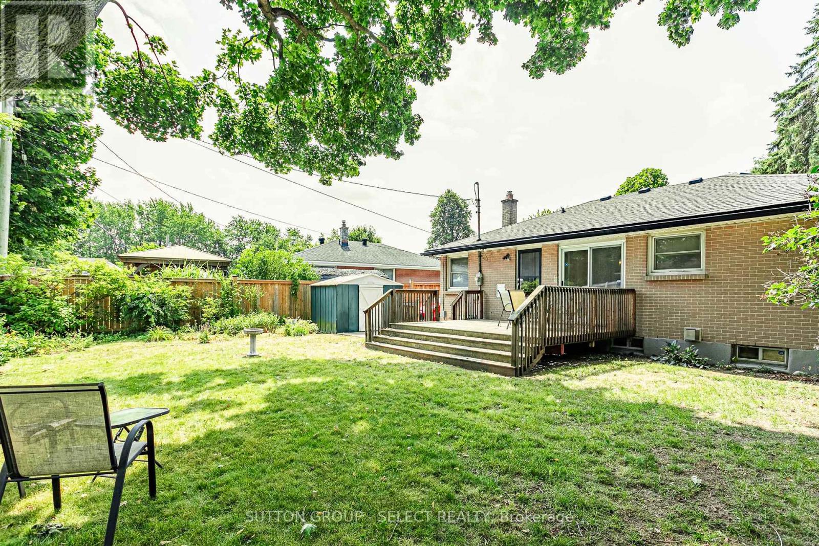 256 TWEEDSMUIR AVENUE - 23