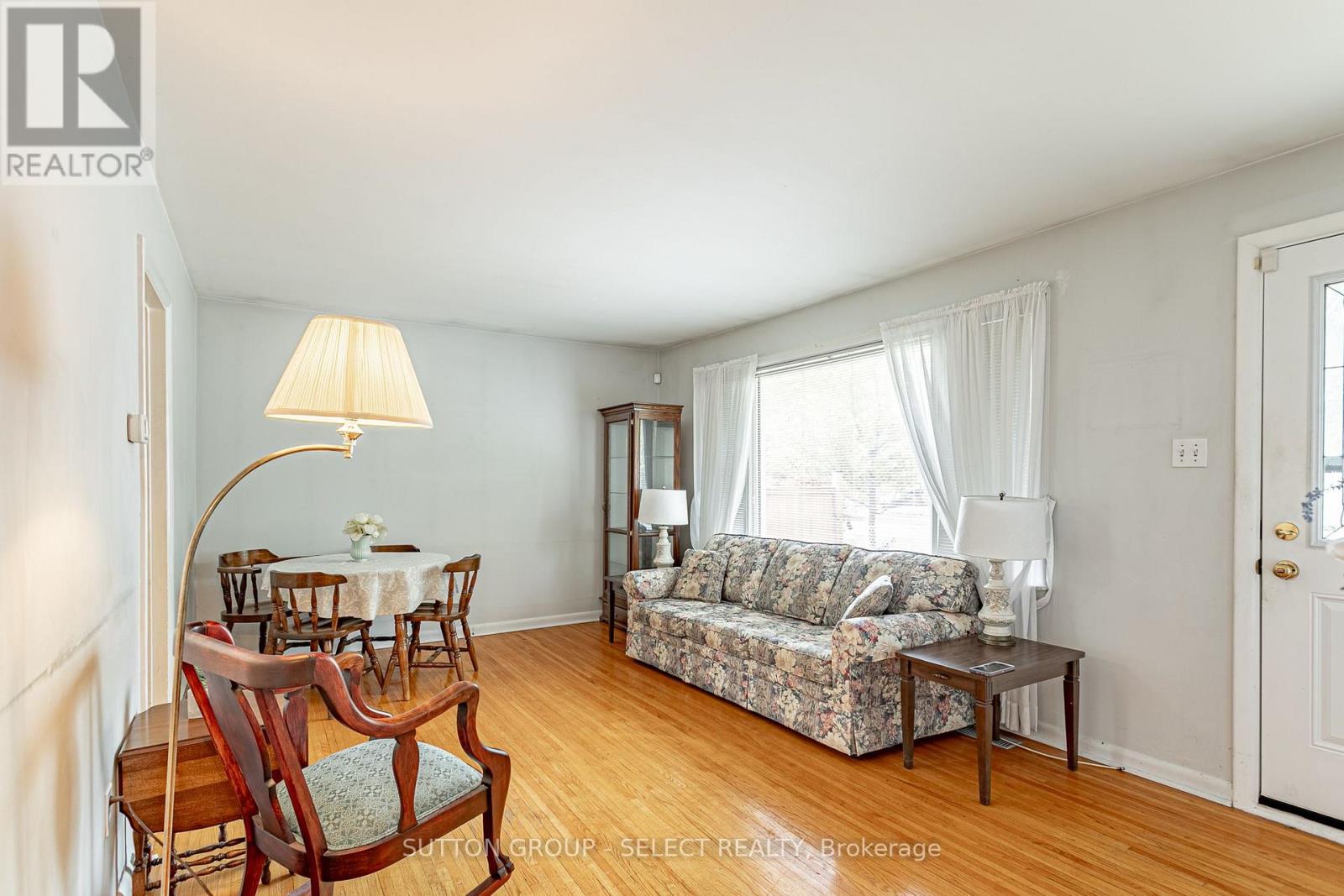 256 TWEEDSMUIR AVENUE - 5