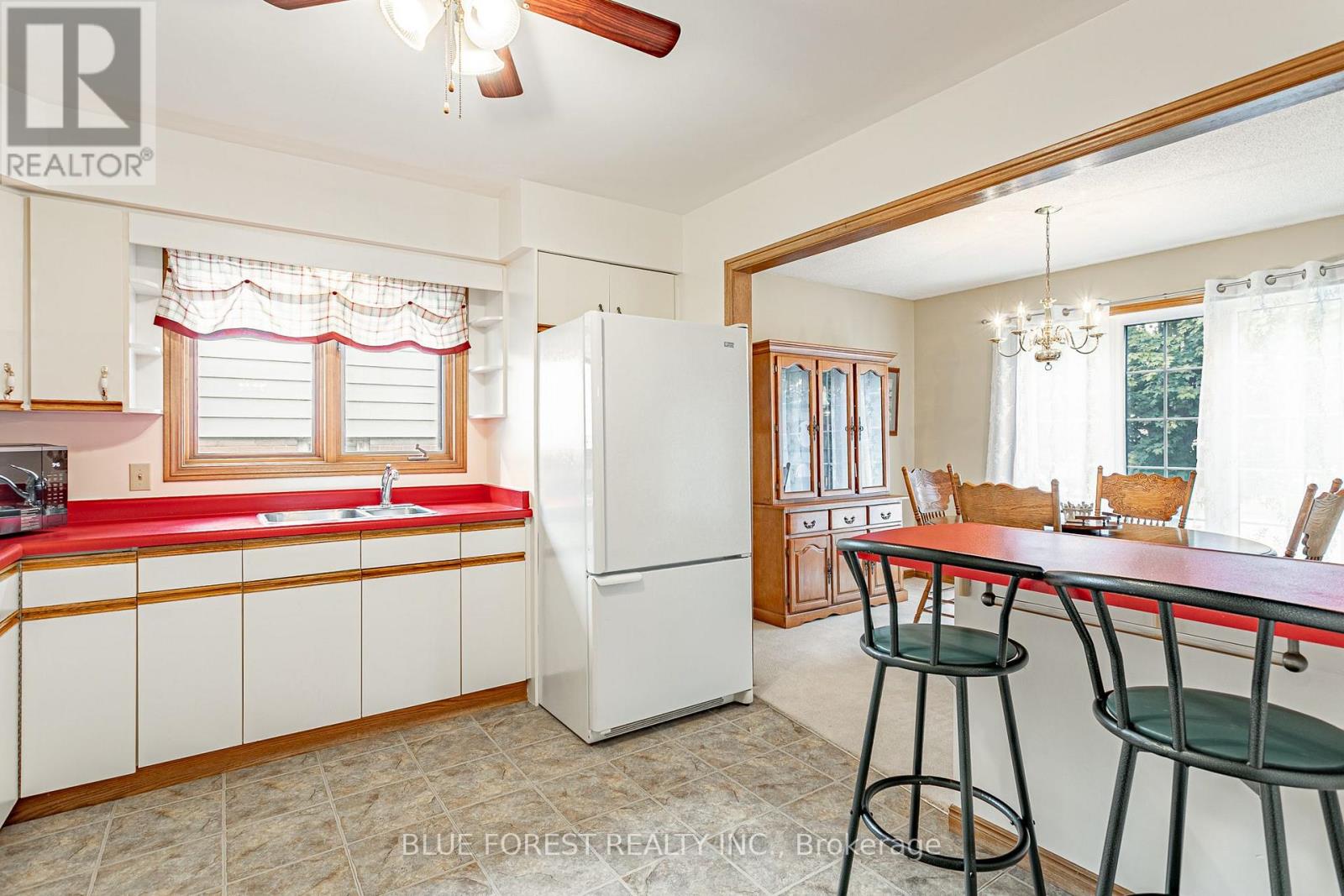 385 WELLINGTON STREET - 13