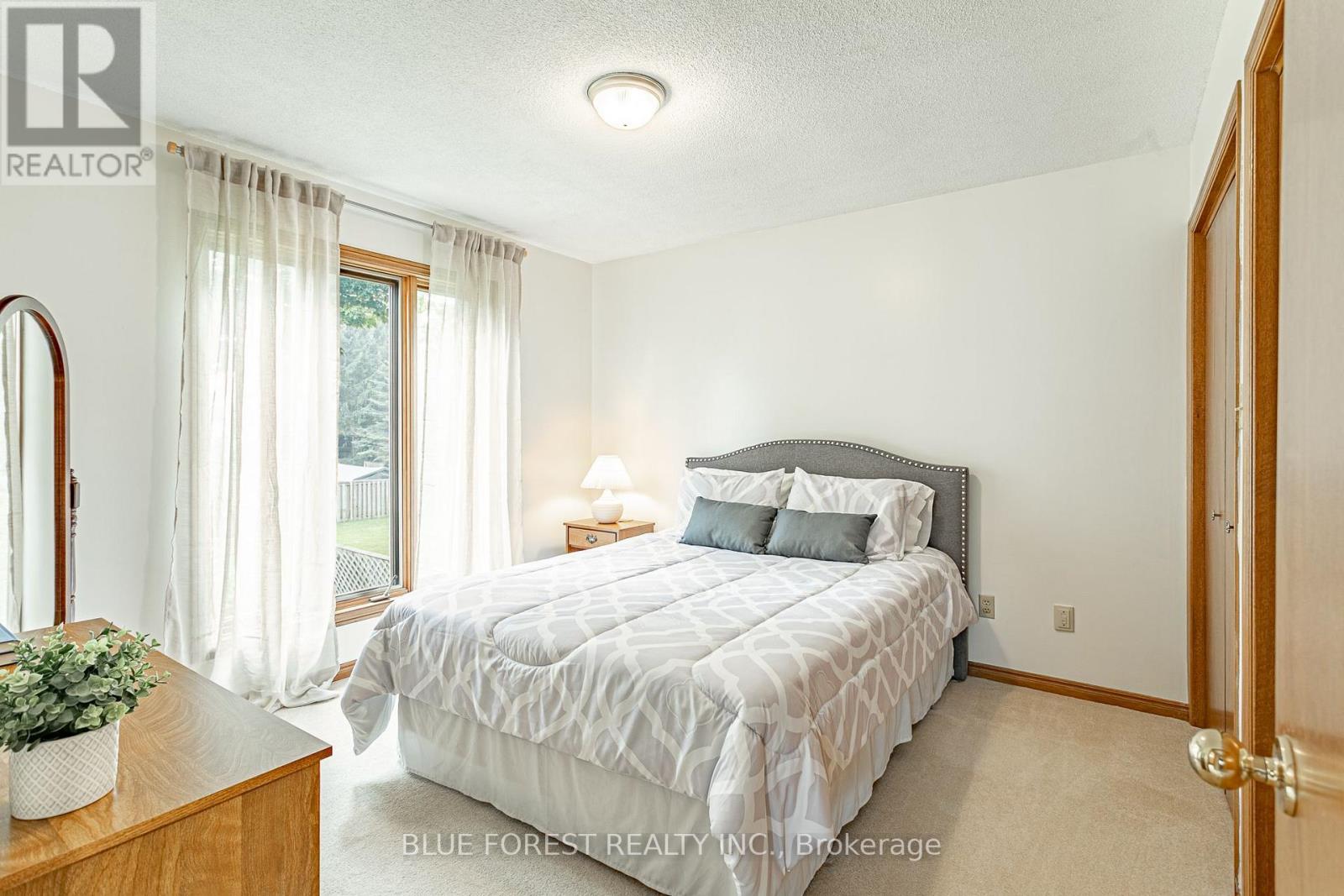 385 WELLINGTON STREET - 15