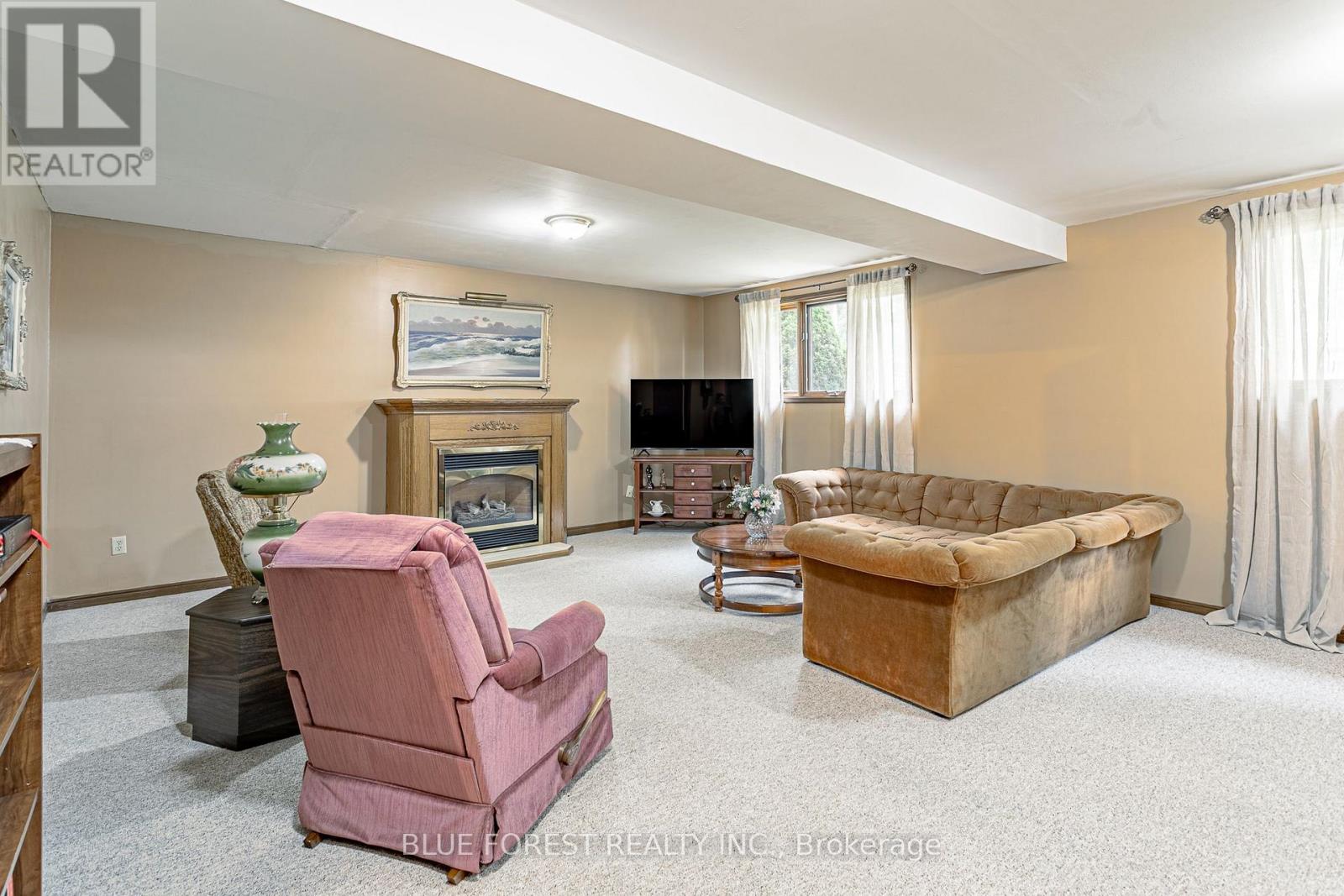 385 WELLINGTON STREET - 20