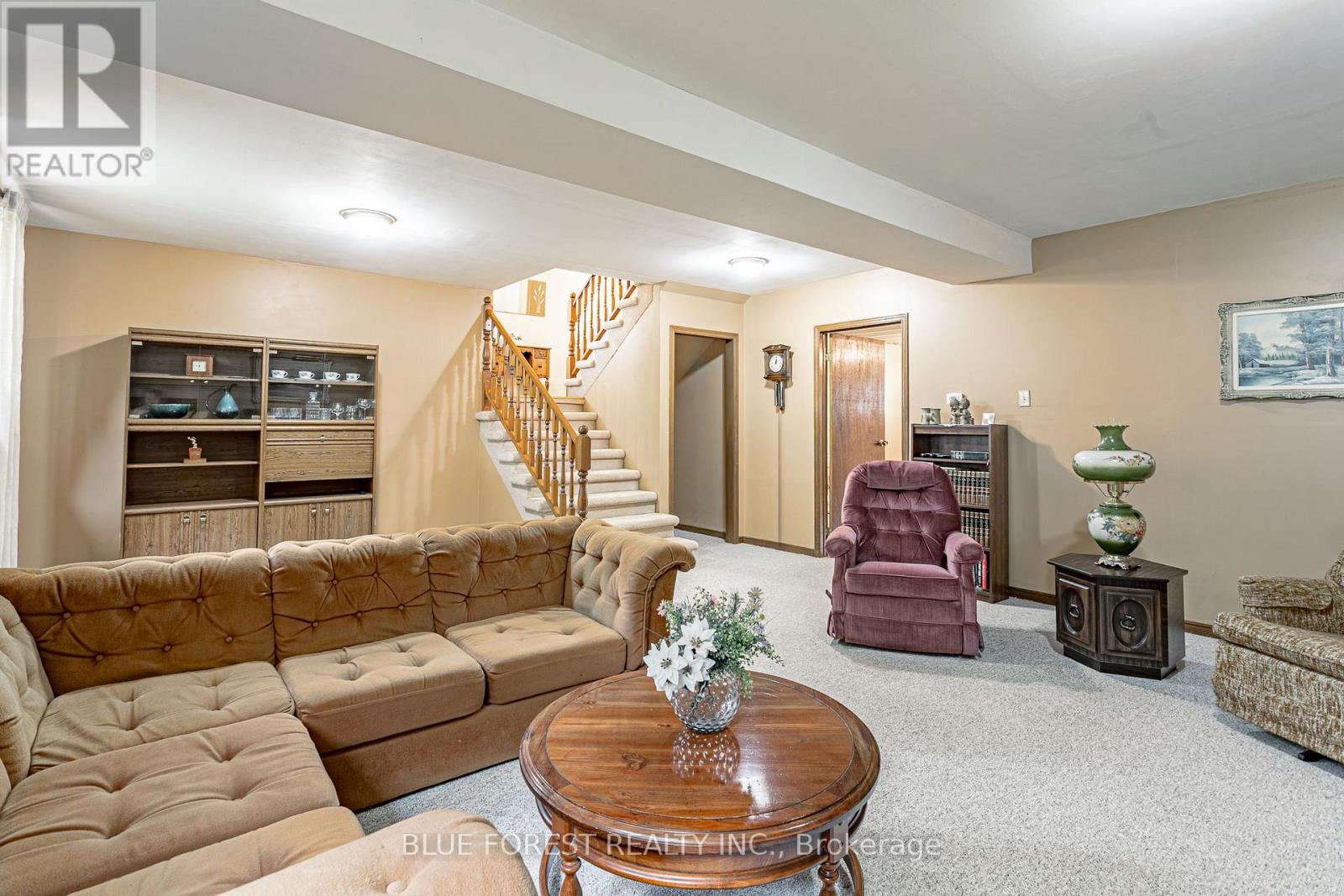 385 WELLINGTON STREET - 22