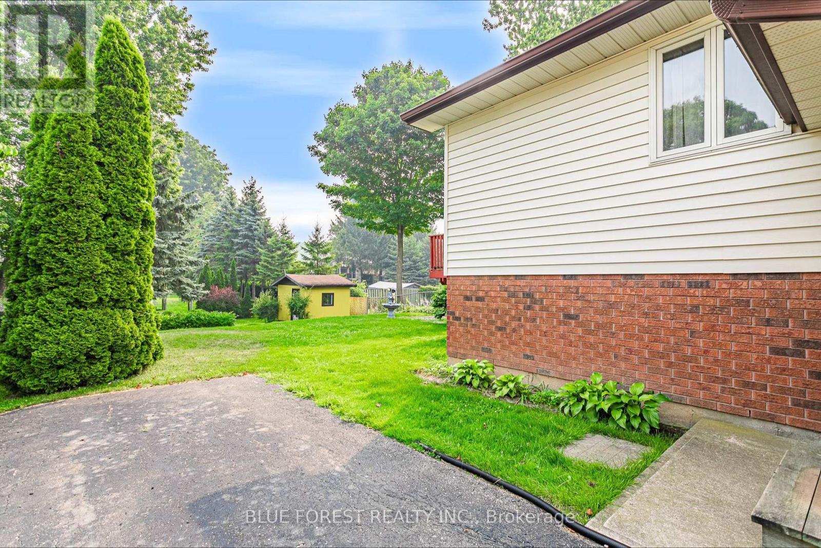 385 WELLINGTON STREET - 26