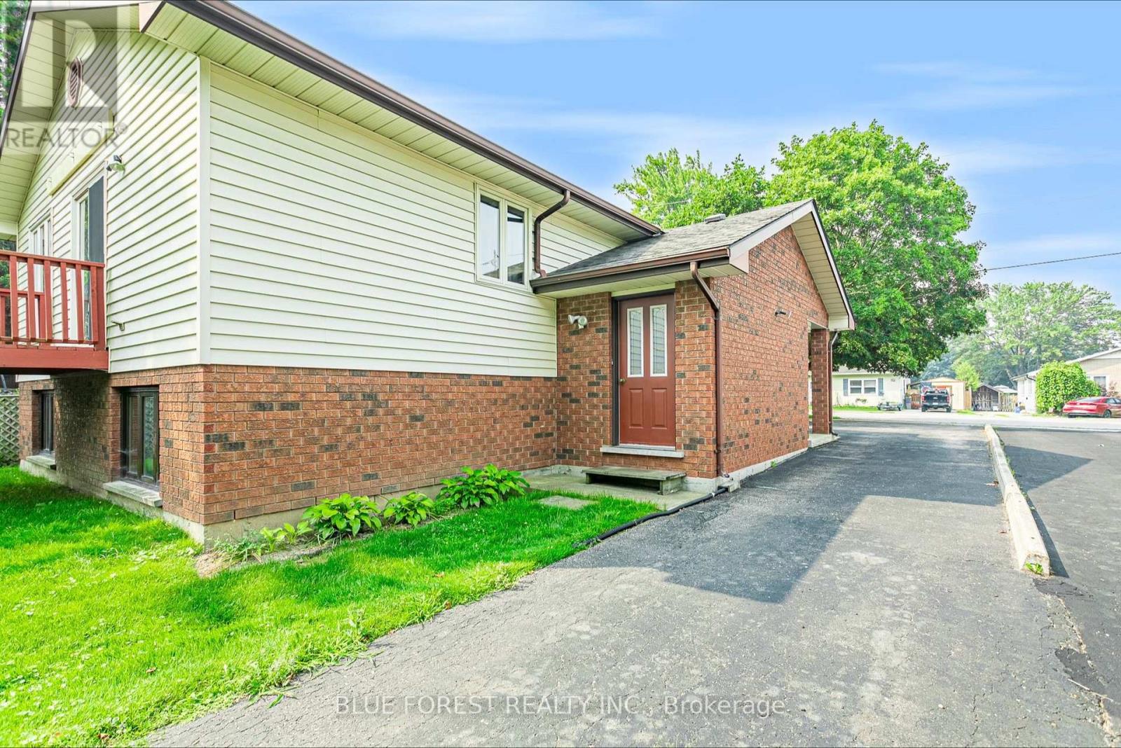 385 WELLINGTON STREET - 37