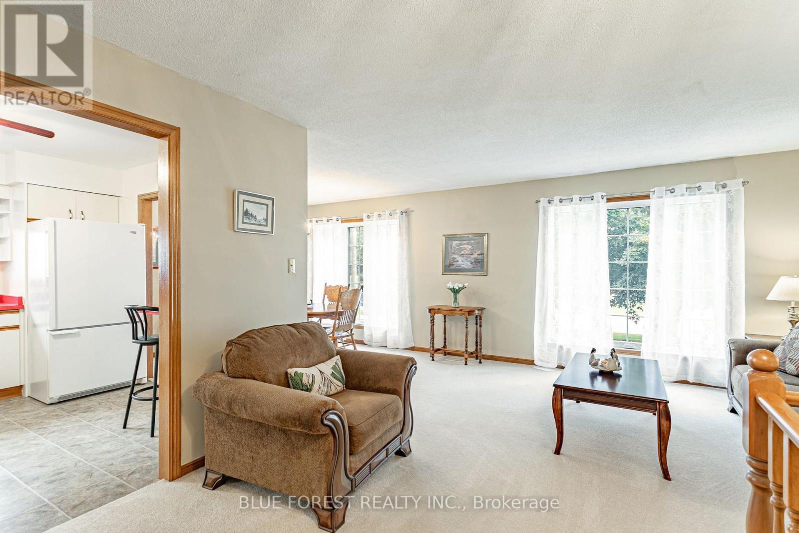 385 WELLINGTON STREET - 4