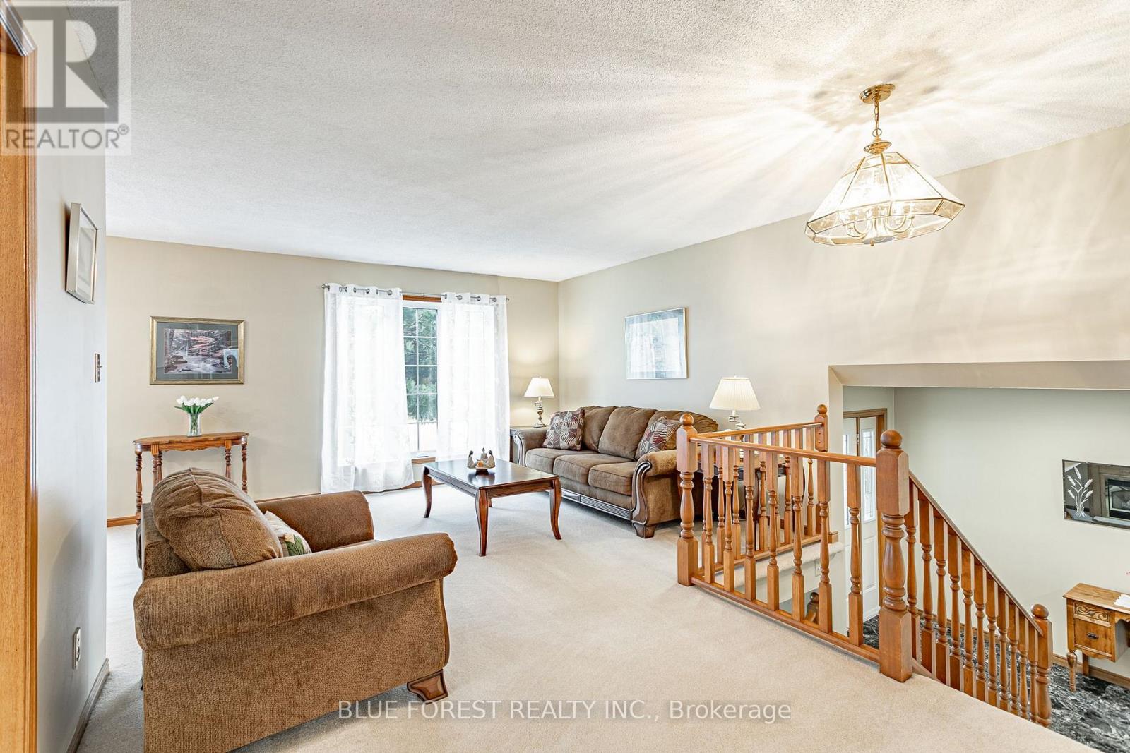 385 WELLINGTON STREET - 5