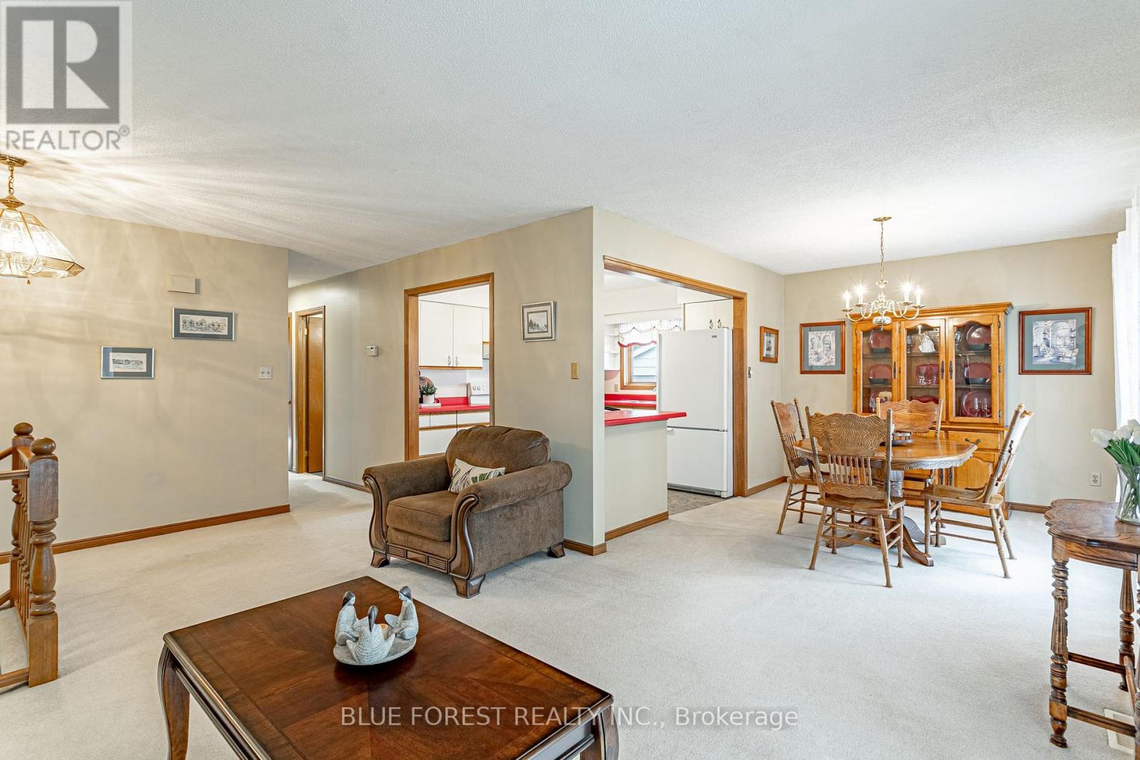 385 WELLINGTON STREET - 6