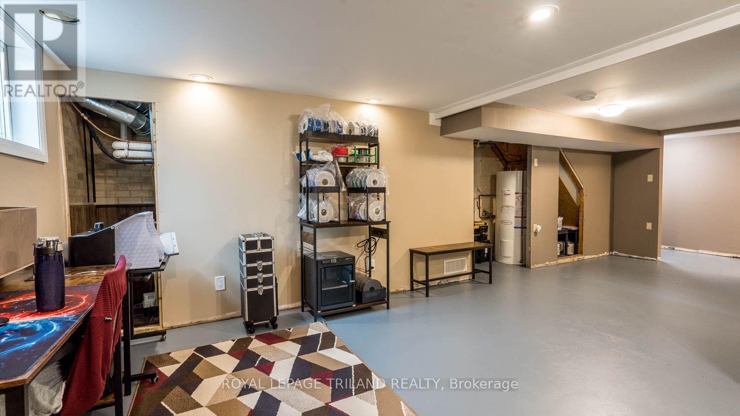 #32 1600 CULVER DRIVE - 21