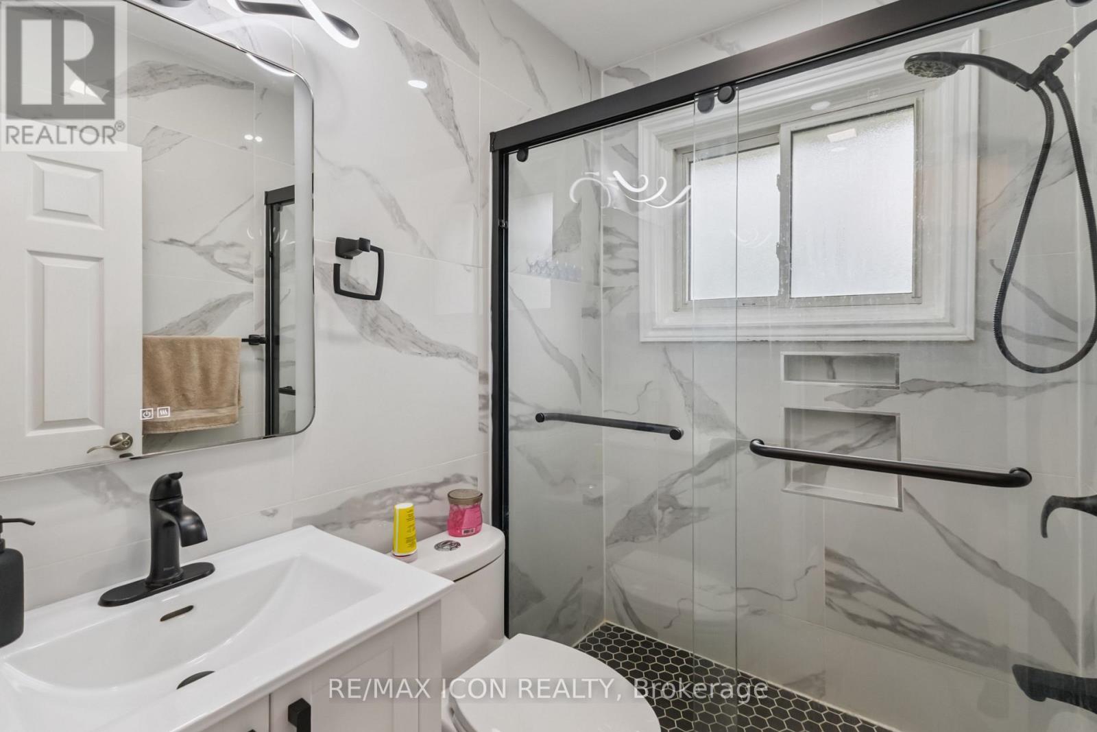 145 GLADSTONE AVENUE - 17