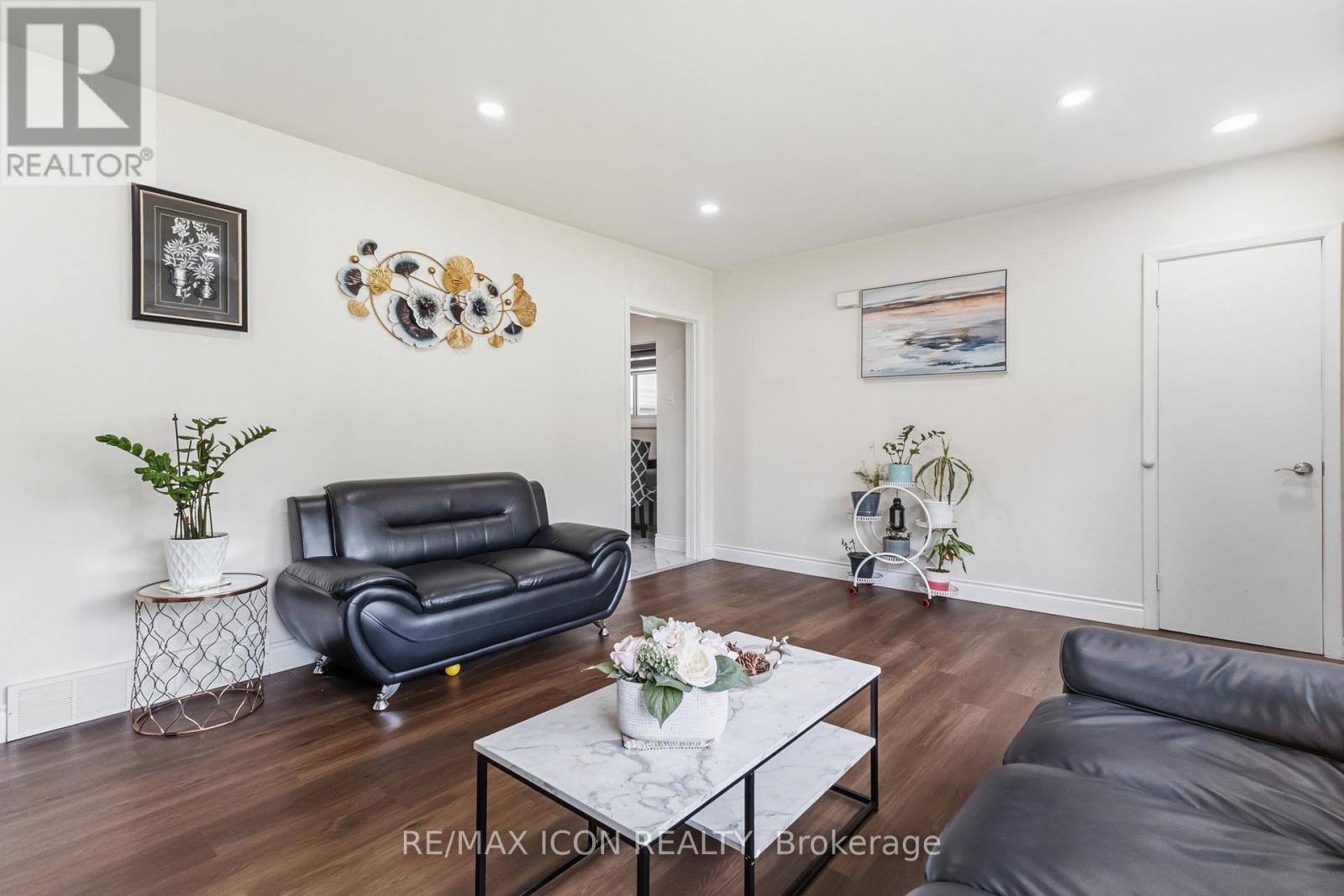145 GLADSTONE AVENUE - 9