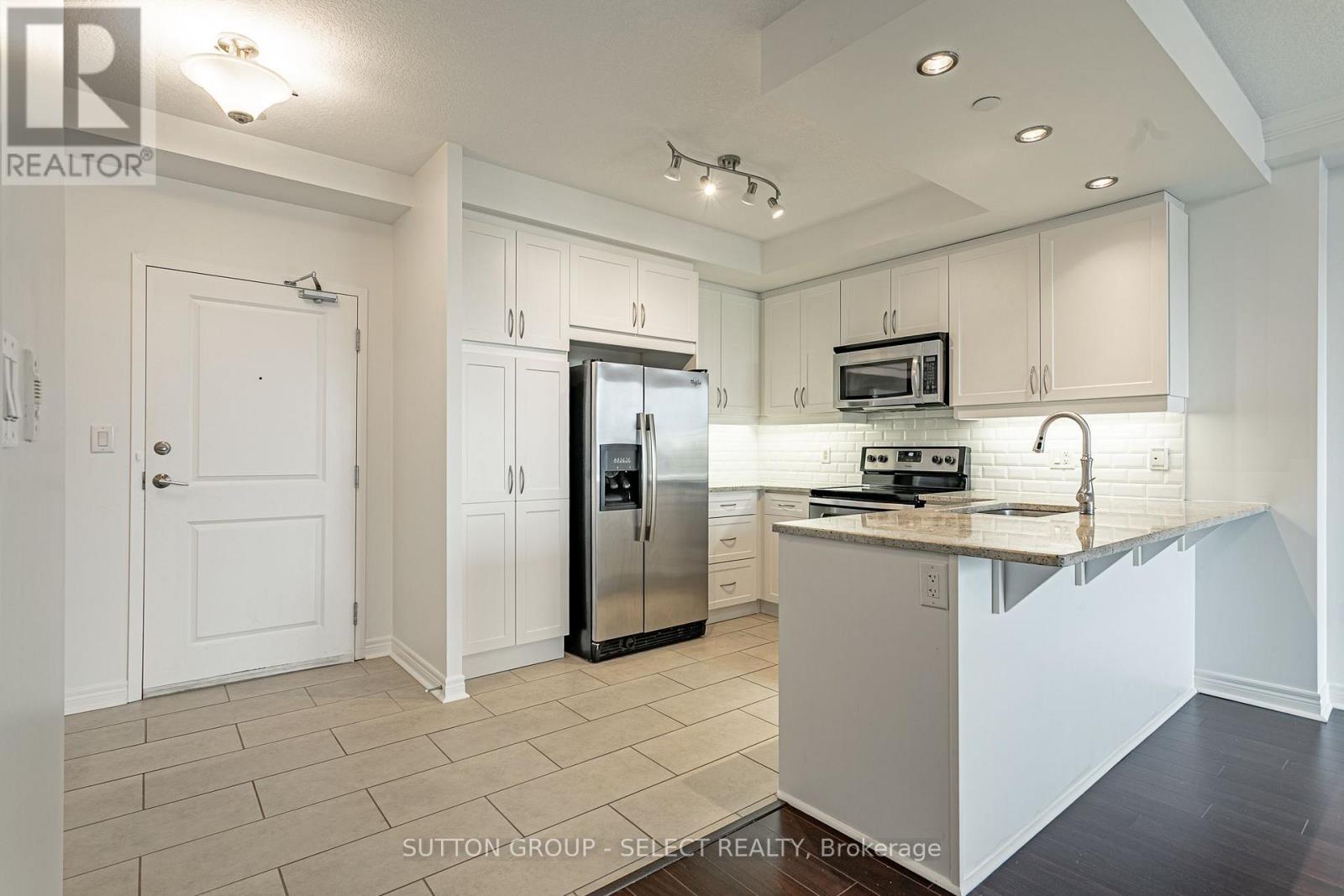#704 330 RIDOUT STREET N - 5
