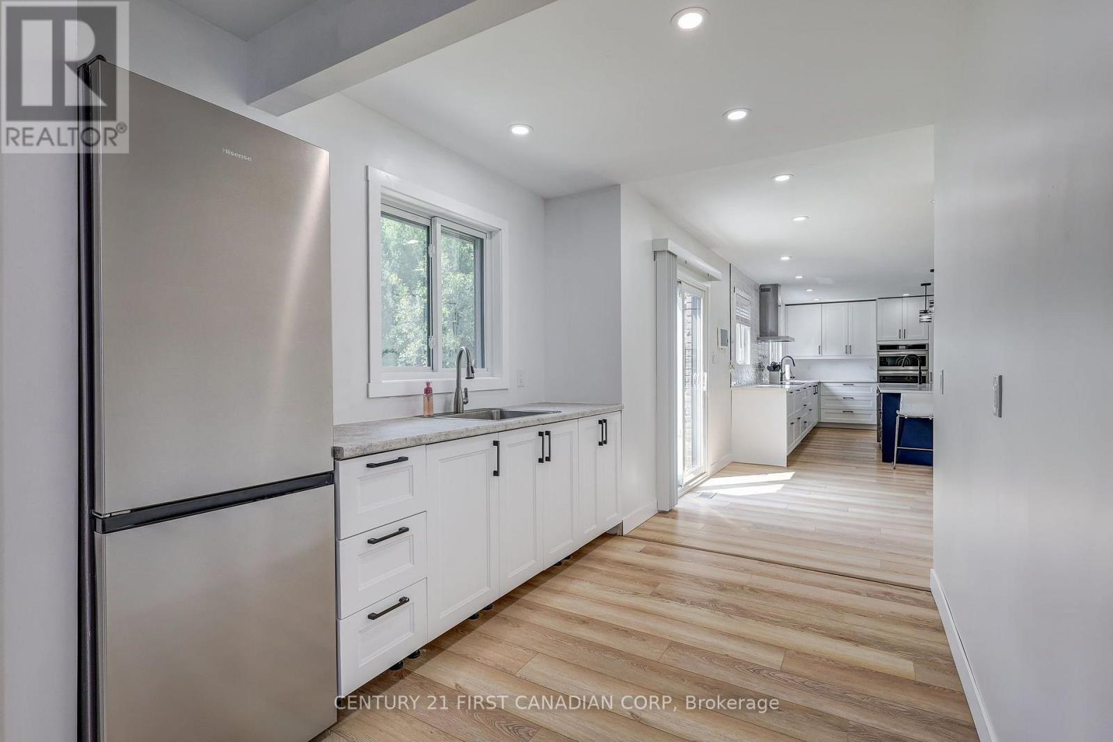 123 HILLSMOUNT CRESCENT - Image 27