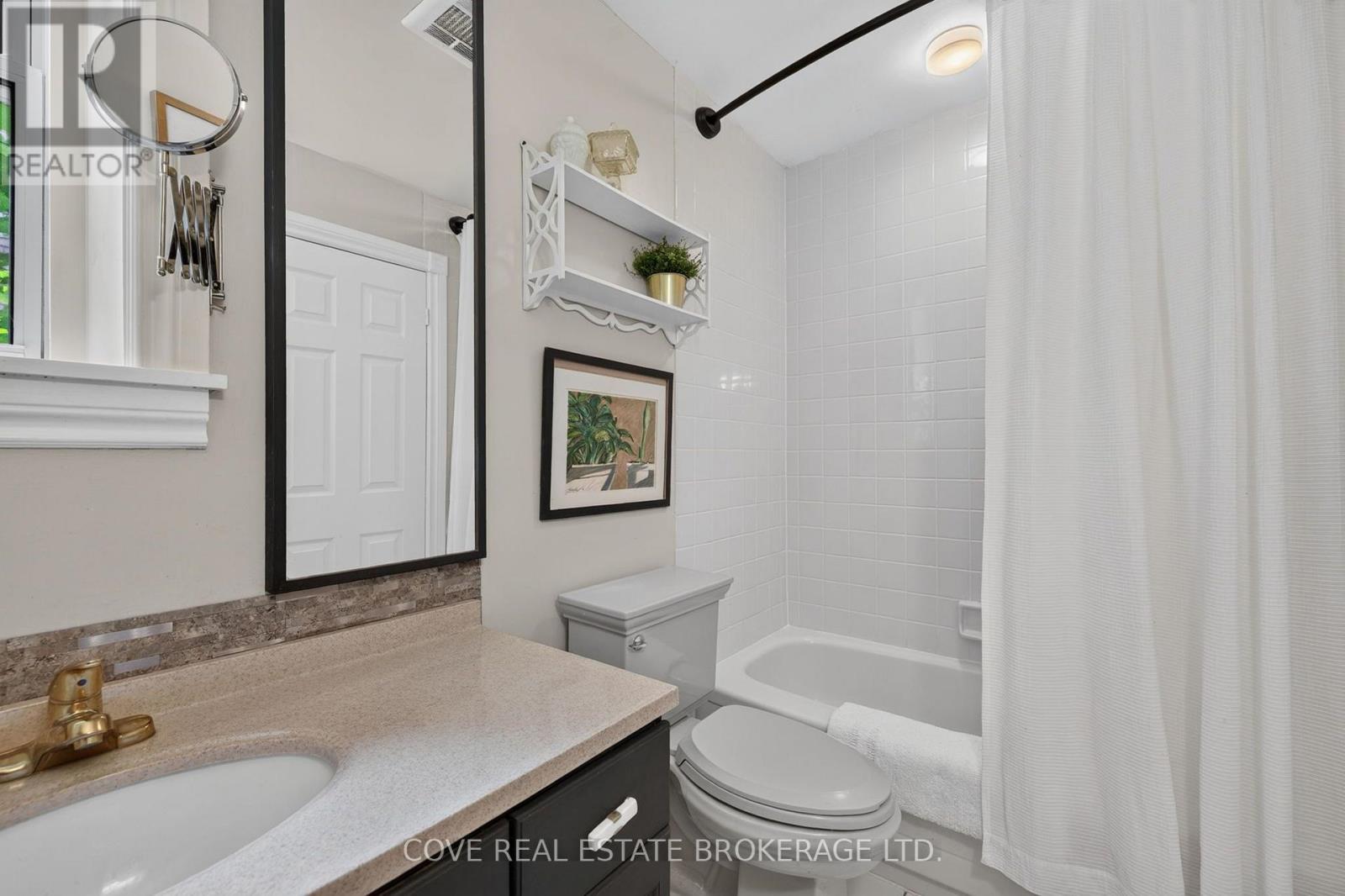 #104 280 QUEENS AVENUE - Image 18