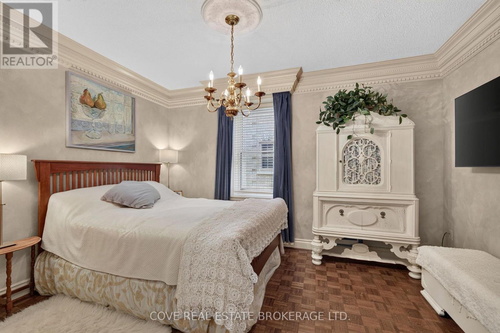 #104 280 QUEENS AVENUE - Image 19