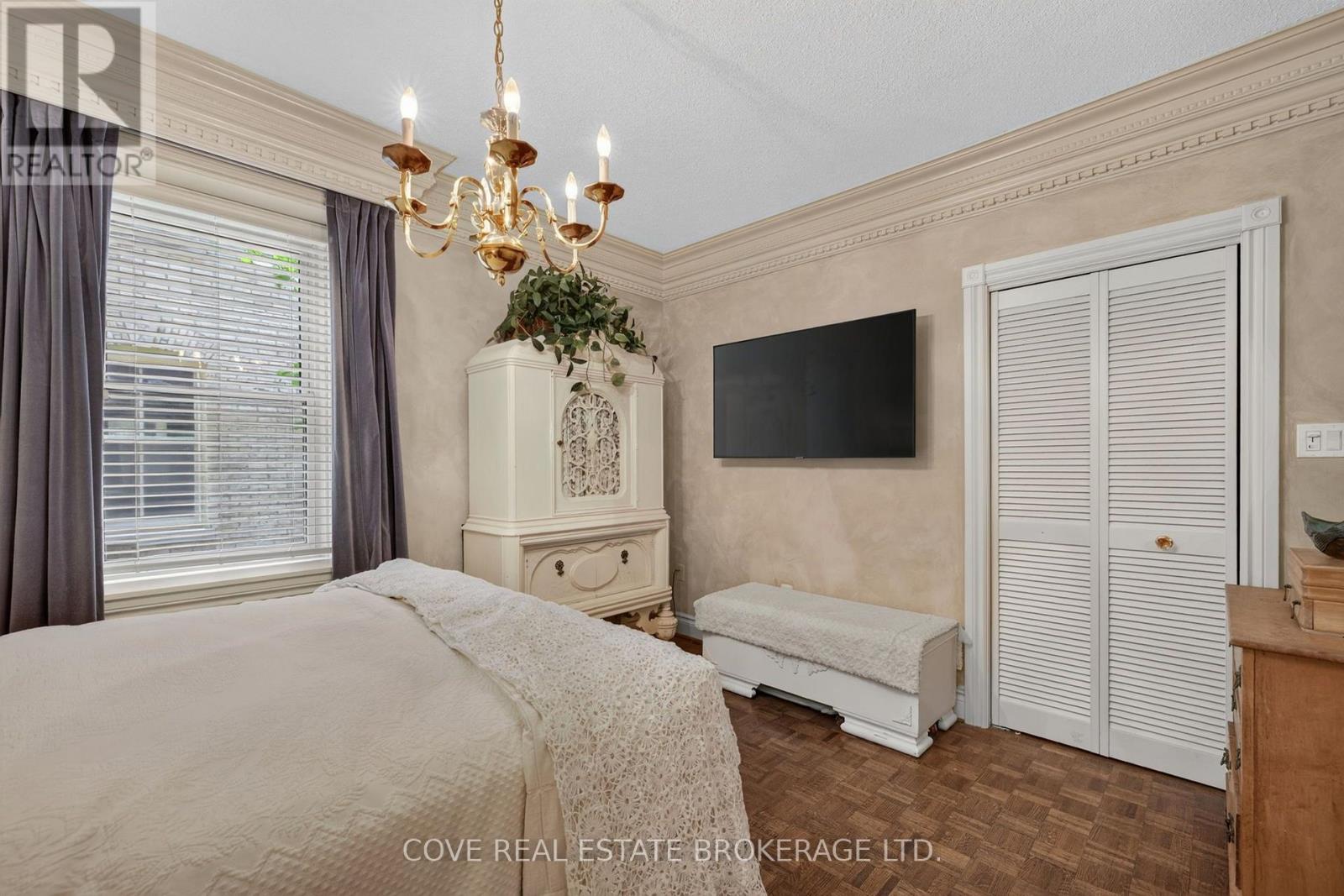#104 280 QUEENS AVENUE - Image 20