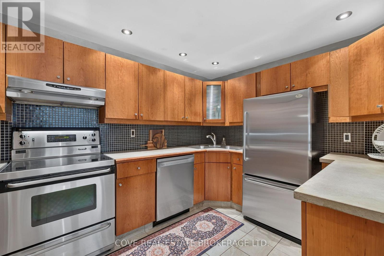 #104 280 QUEENS AVENUE - Image 23