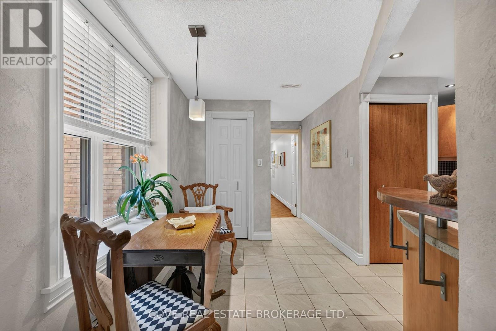 #104 280 QUEENS AVENUE - Image 27