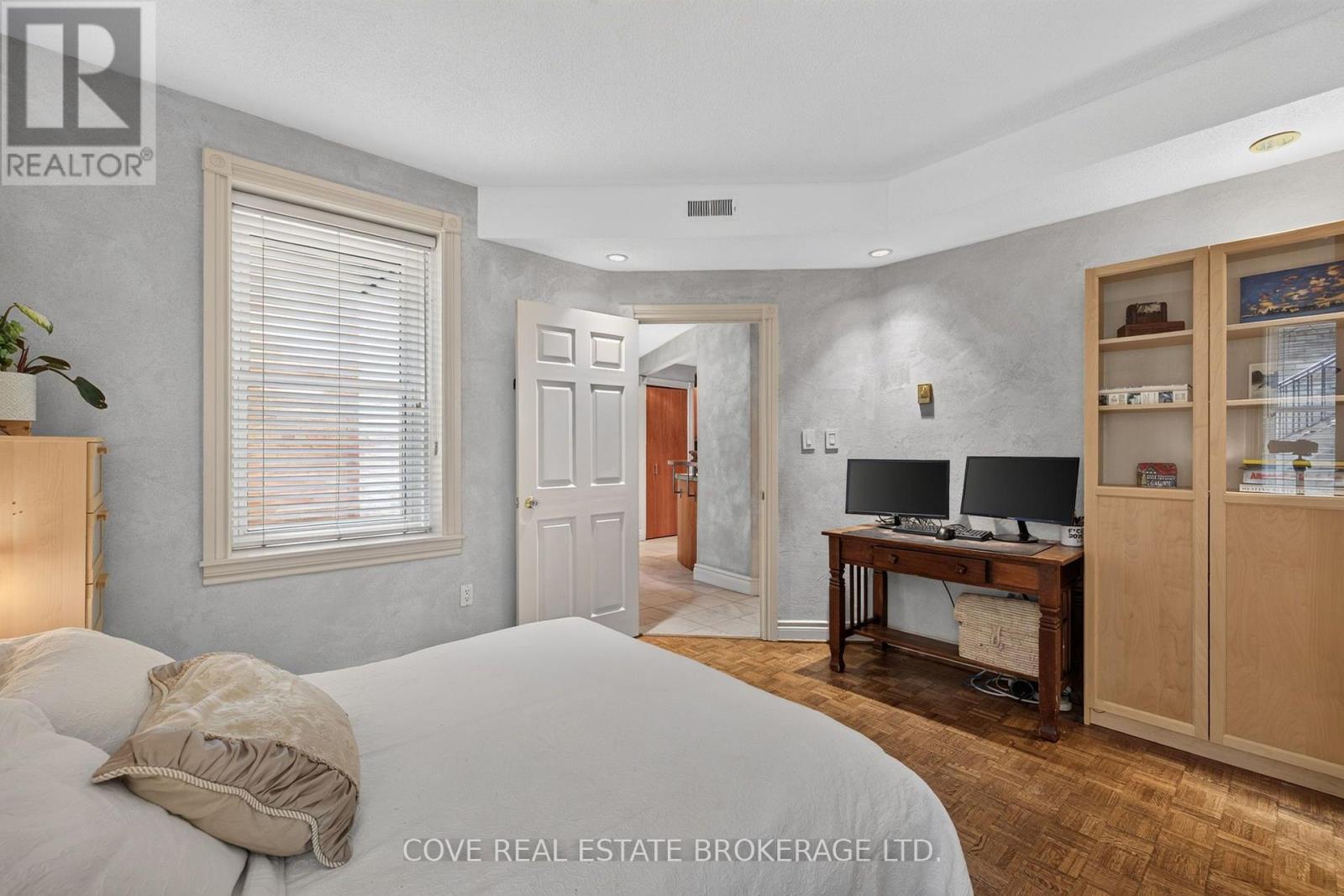#104 280 QUEENS AVENUE - Image 29