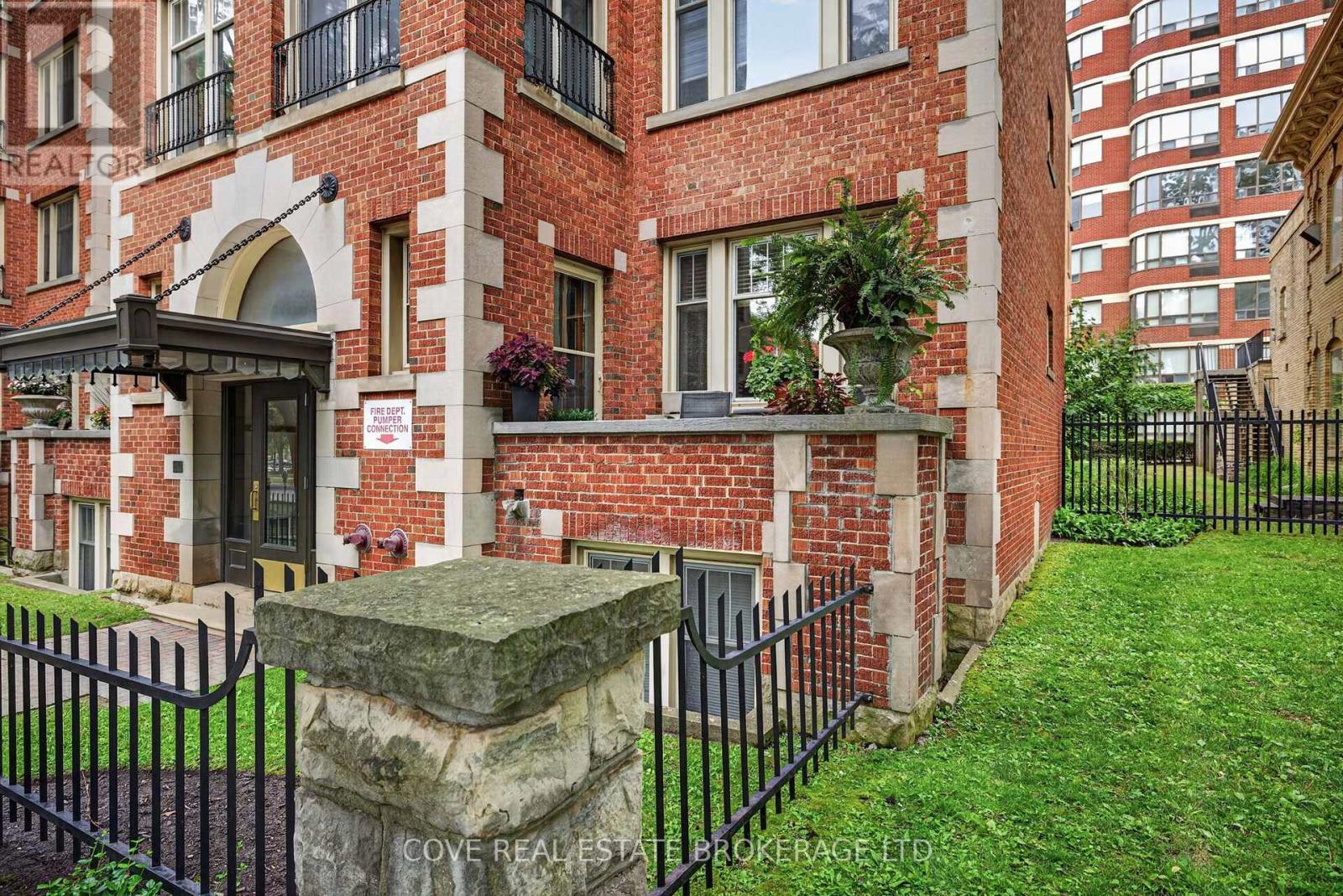 #104 280 QUEENS AVENUE - Image 3