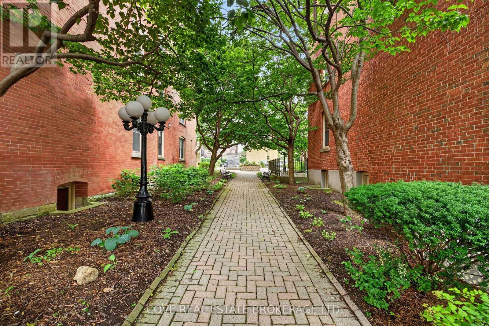 #104 280 QUEENS AVENUE - Image 40