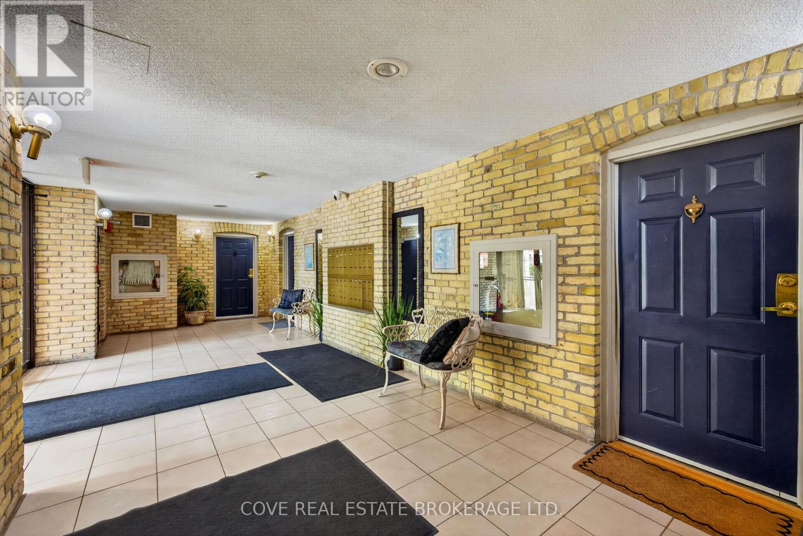 #104 280 QUEENS AVENUE - Image 5
