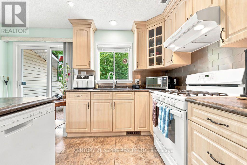 23 CARDINAL CRESCENT - 11