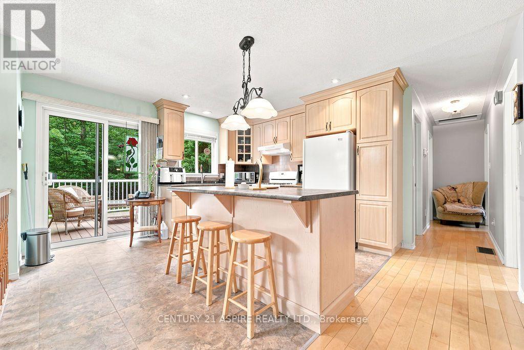 23 CARDINAL CRESCENT - 14