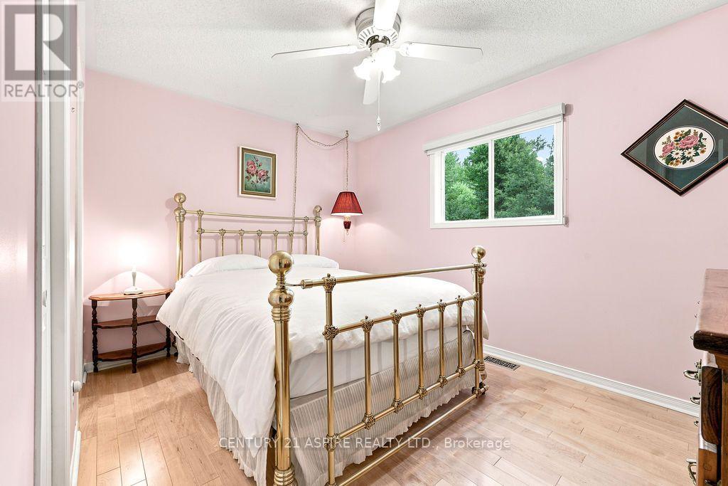 23 CARDINAL CRESCENT - 17