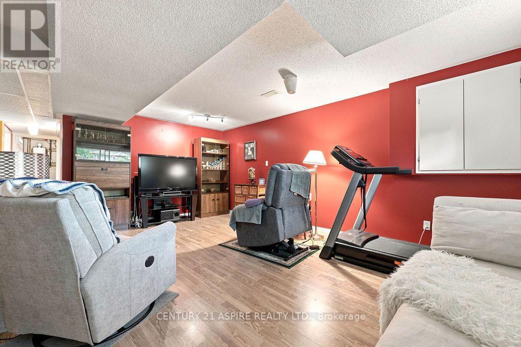 23 CARDINAL CRESCENT - 23