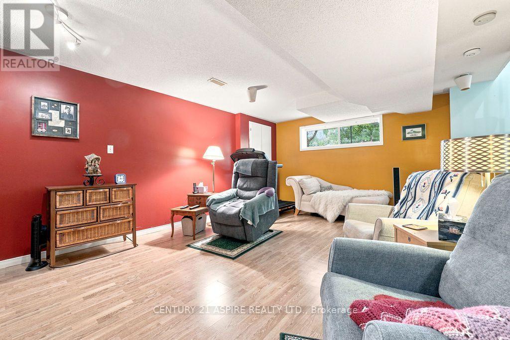 23 CARDINAL CRESCENT - 25