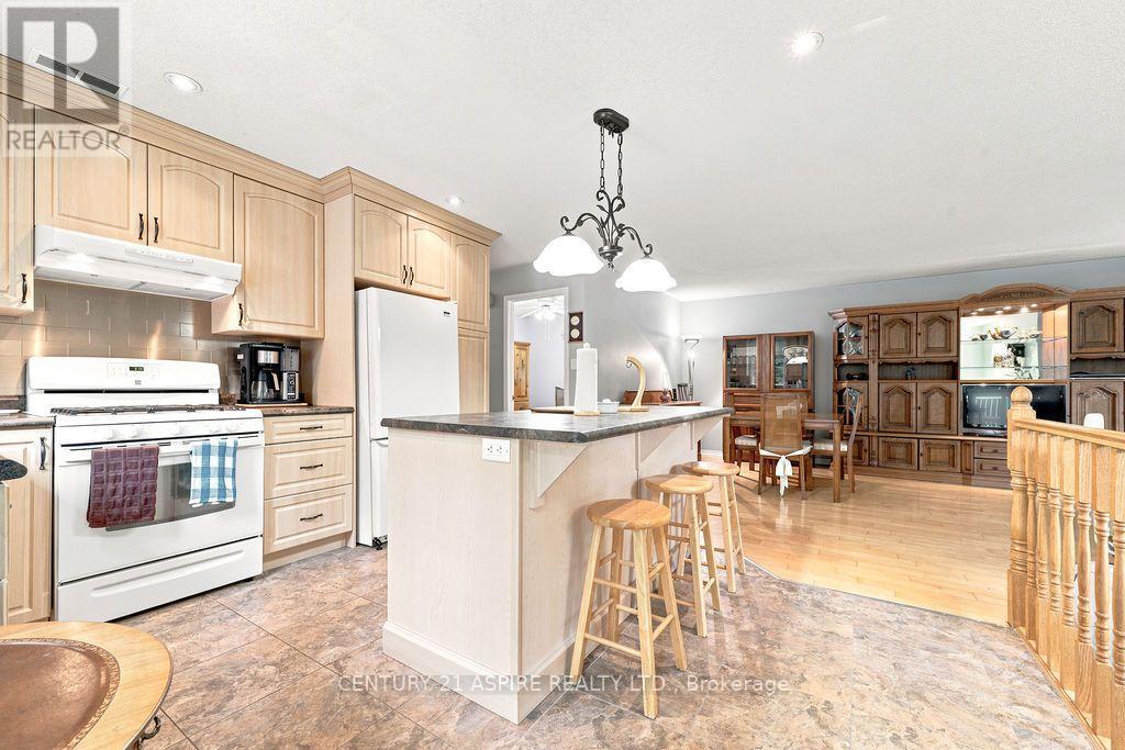 23 CARDINAL CRESCENT - 9