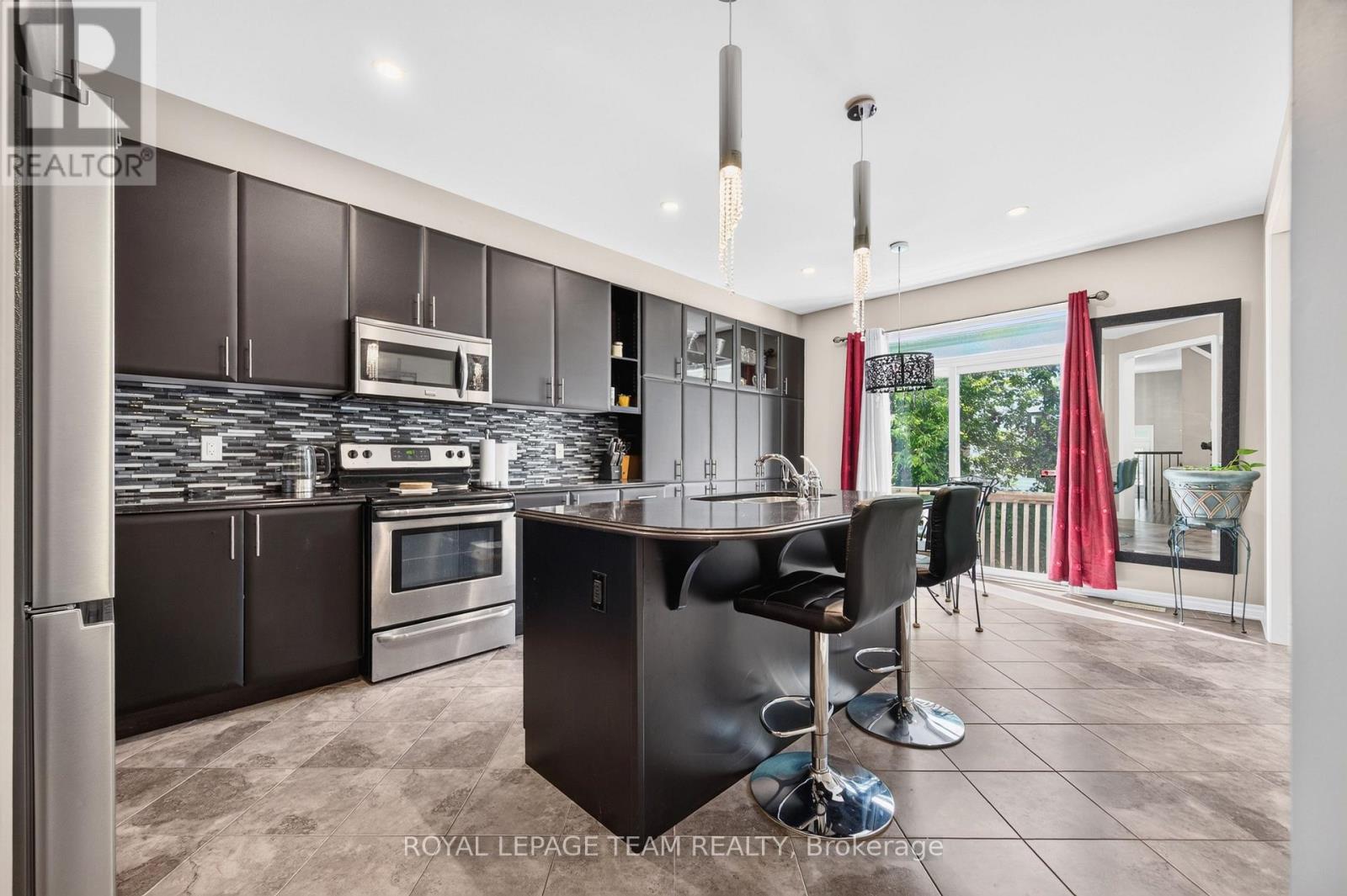 340 GALLANTRY WAY - 18