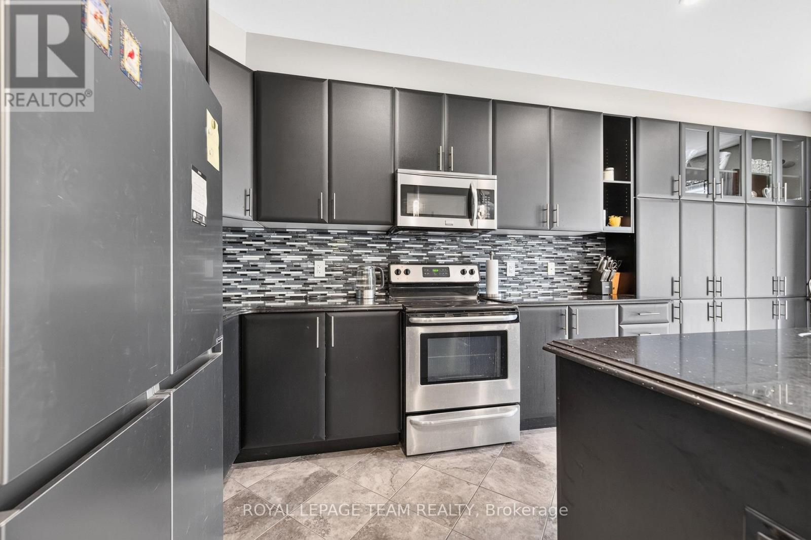 340 GALLANTRY WAY - 19