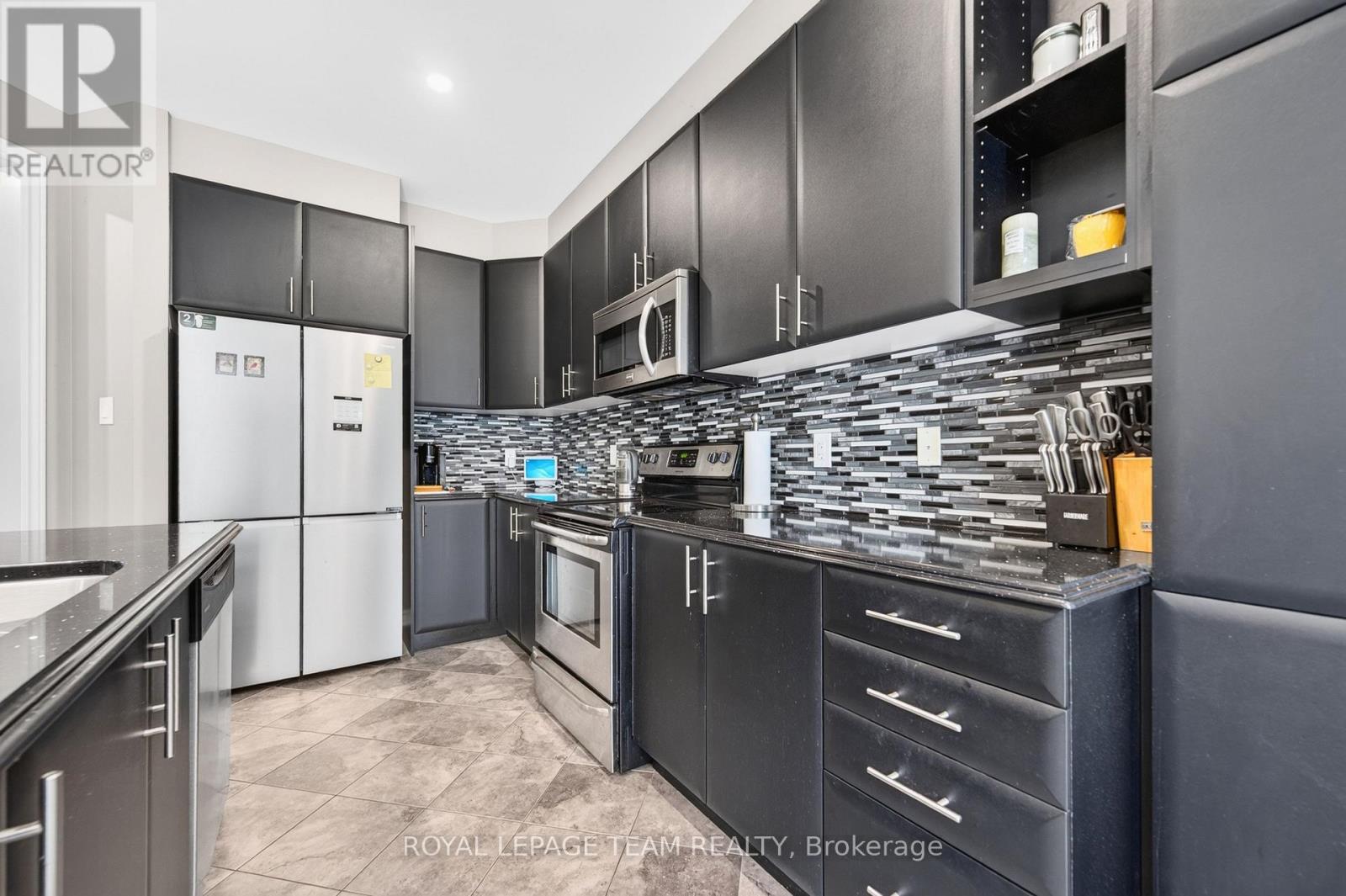 340 GALLANTRY WAY - 22