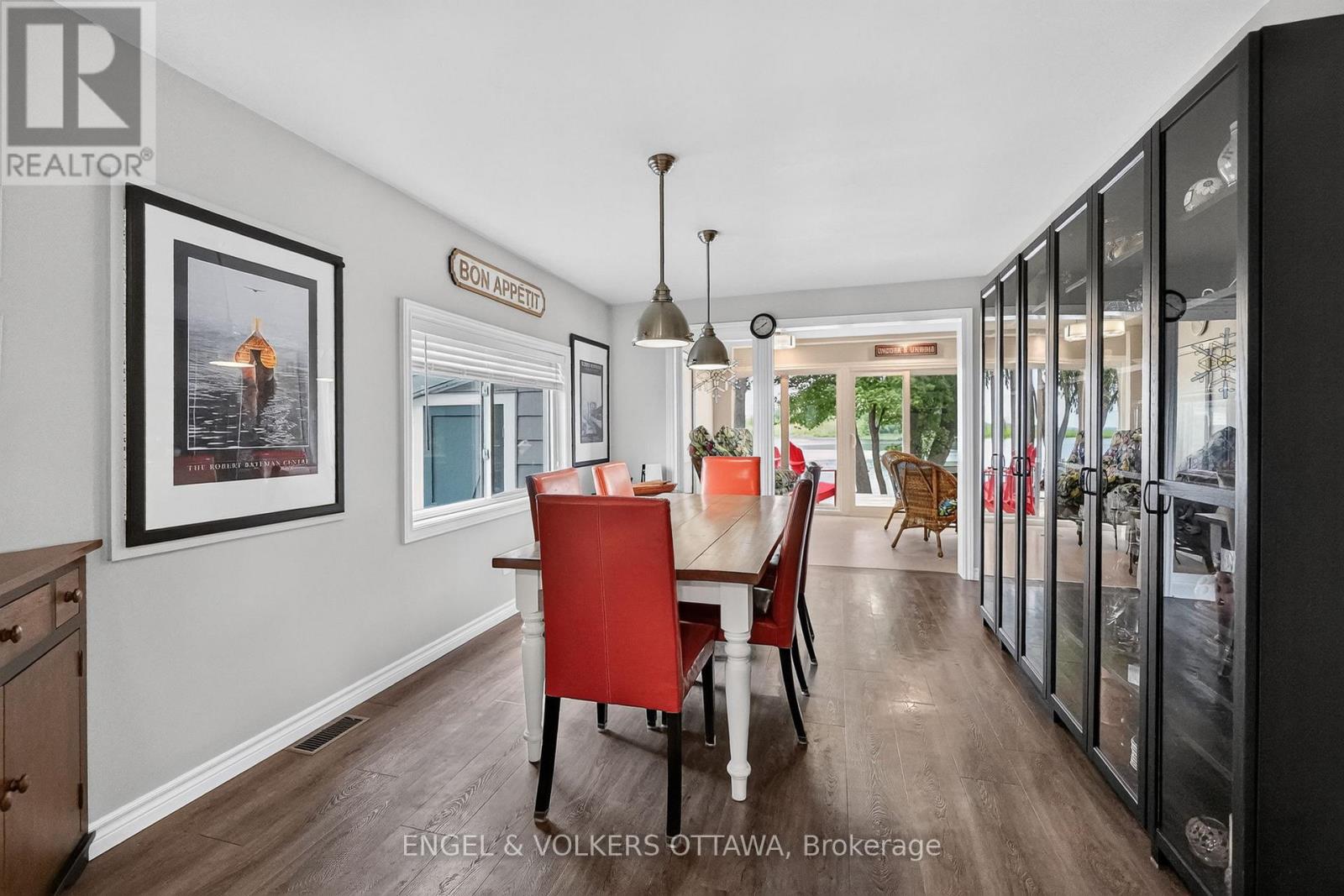 131 BAY STREET - 12