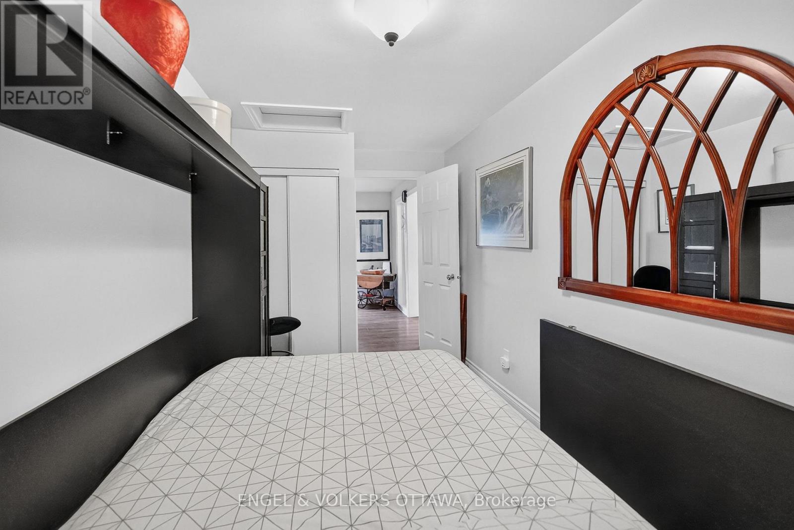 131 BAY STREET - 19