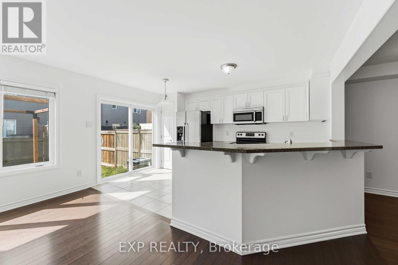 82 BUFFALOGRASS CRESCENT - 10