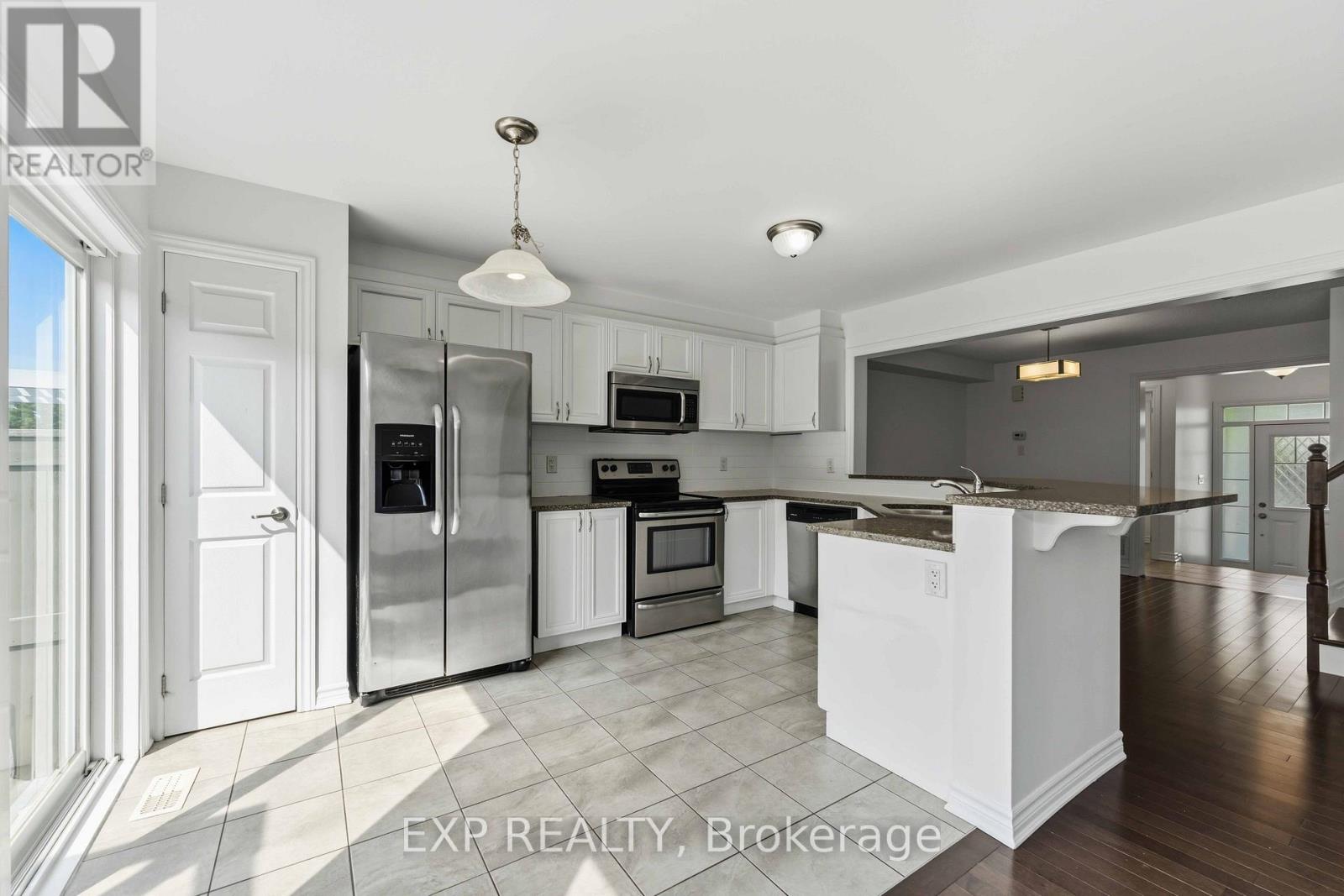 82 BUFFALOGRASS CRESCENT - 14