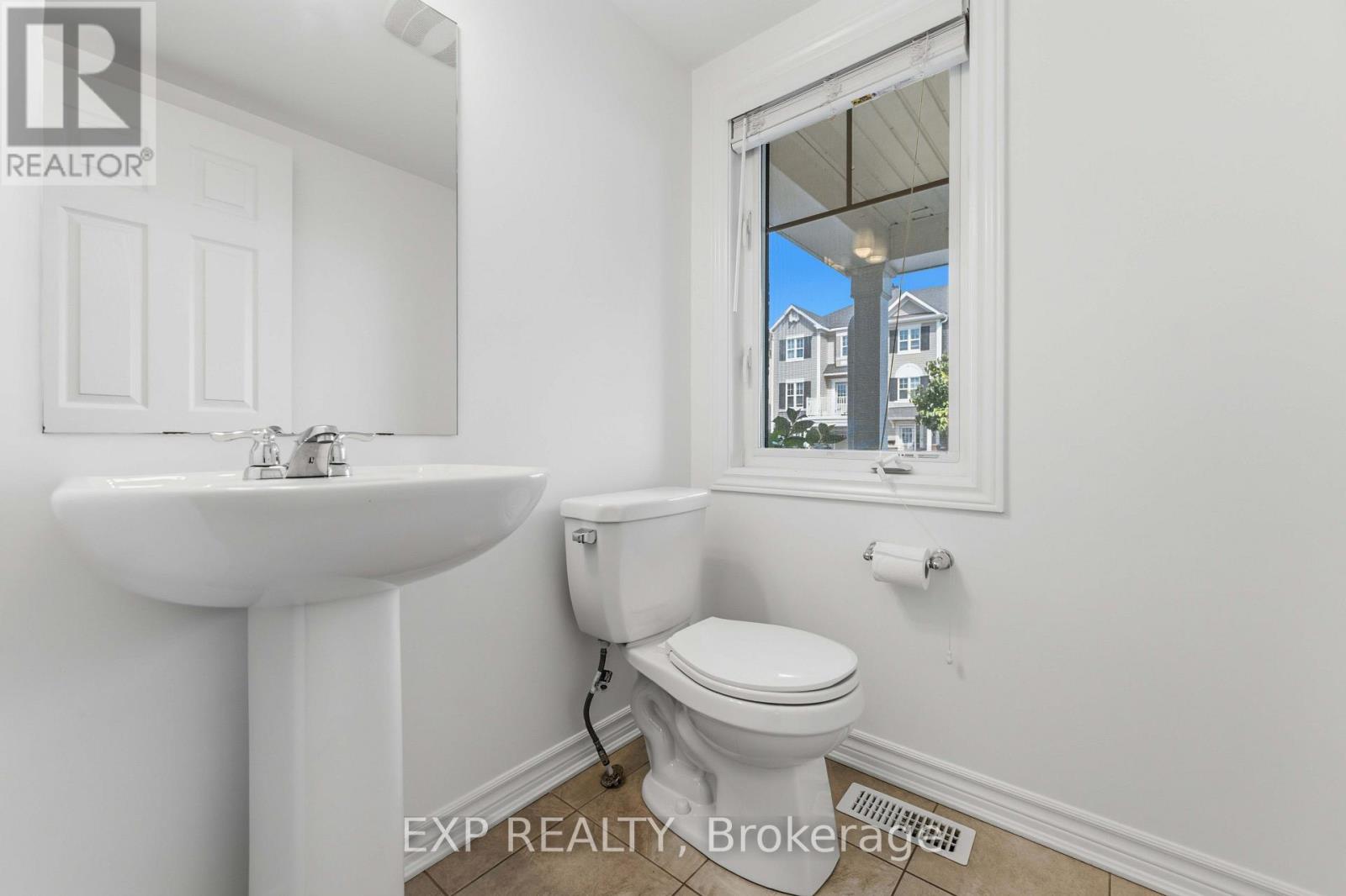 82 BUFFALOGRASS CRESCENT - 16
