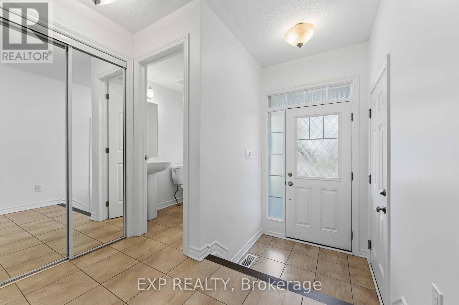 82 BUFFALOGRASS CRESCENT - 2