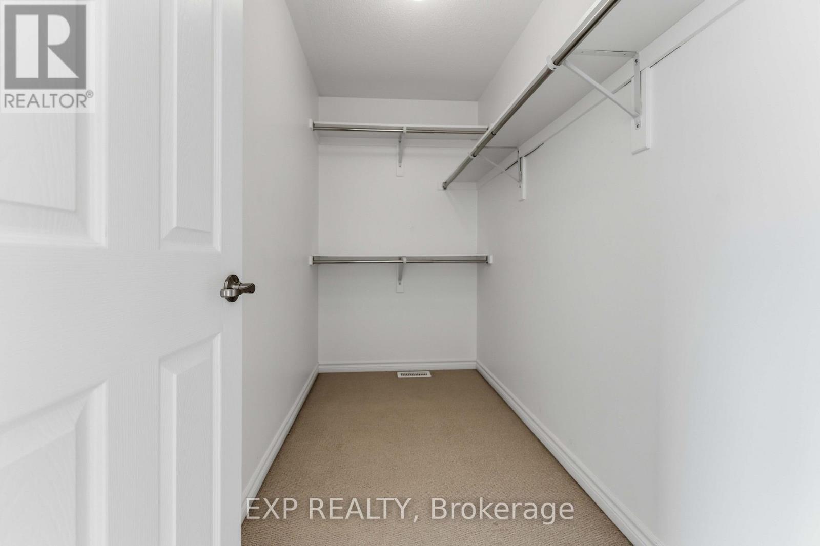 82 BUFFALOGRASS CRESCENT - 22