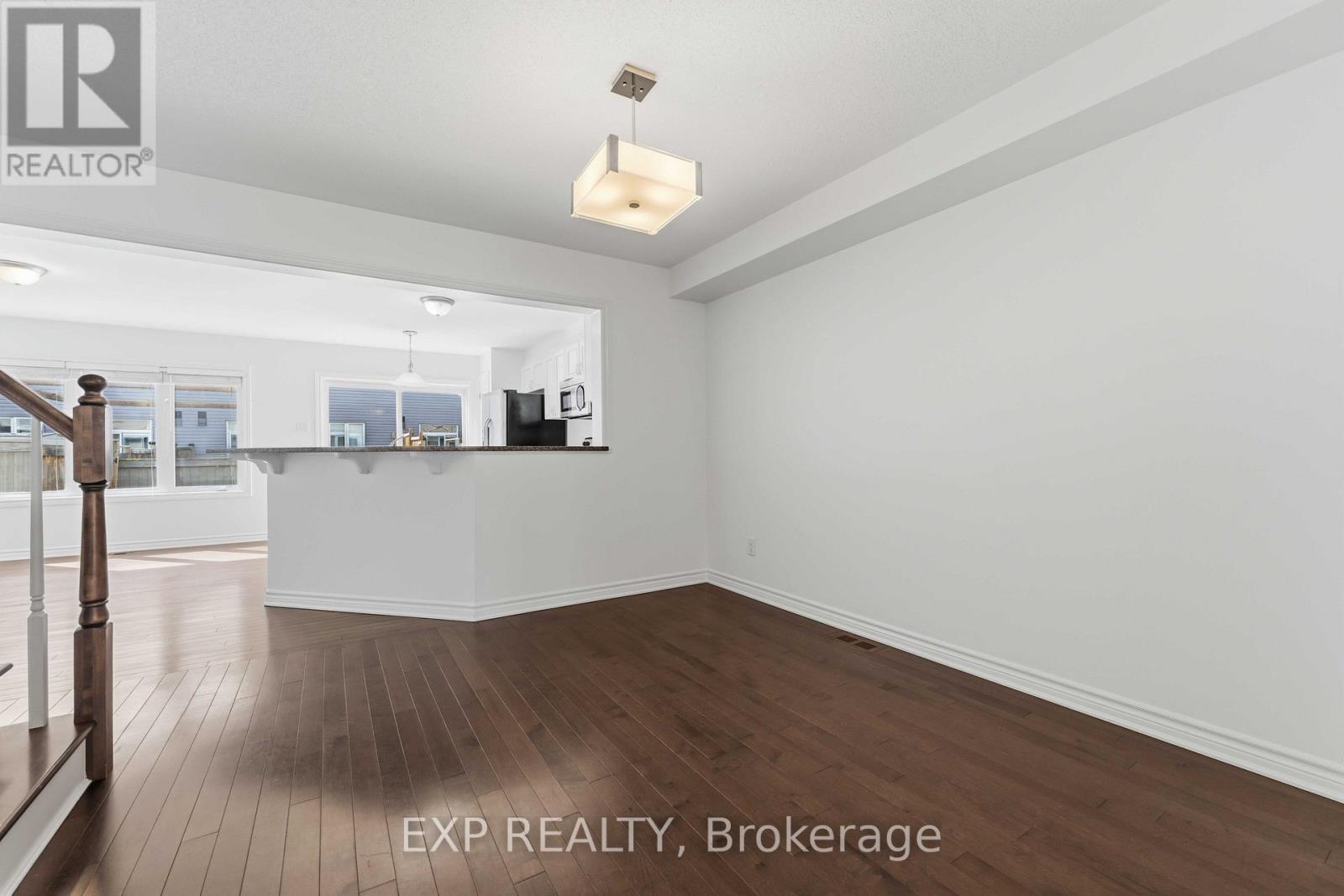 82 BUFFALOGRASS CRESCENT - 3