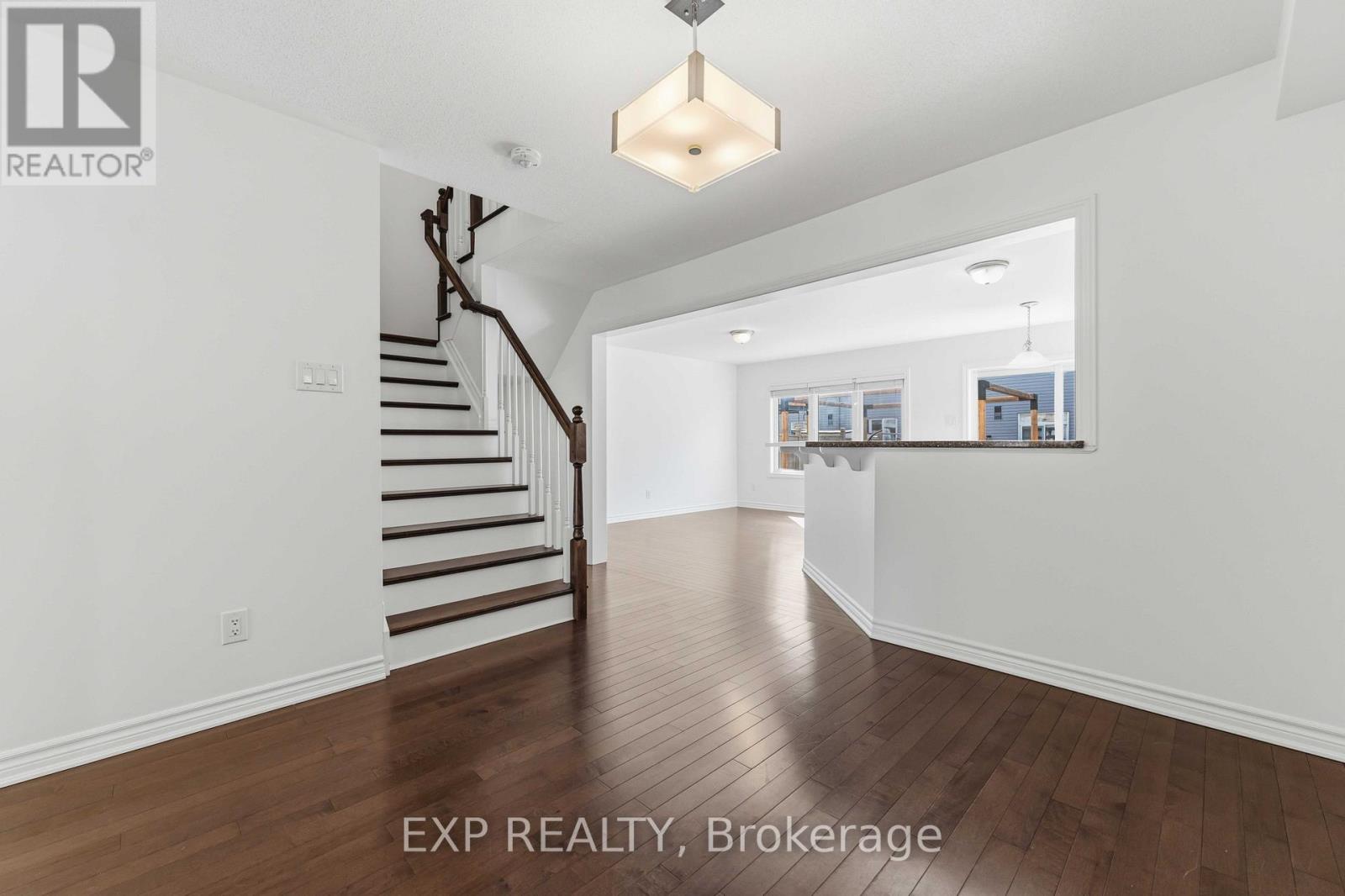82 BUFFALOGRASS CRESCENT - 4