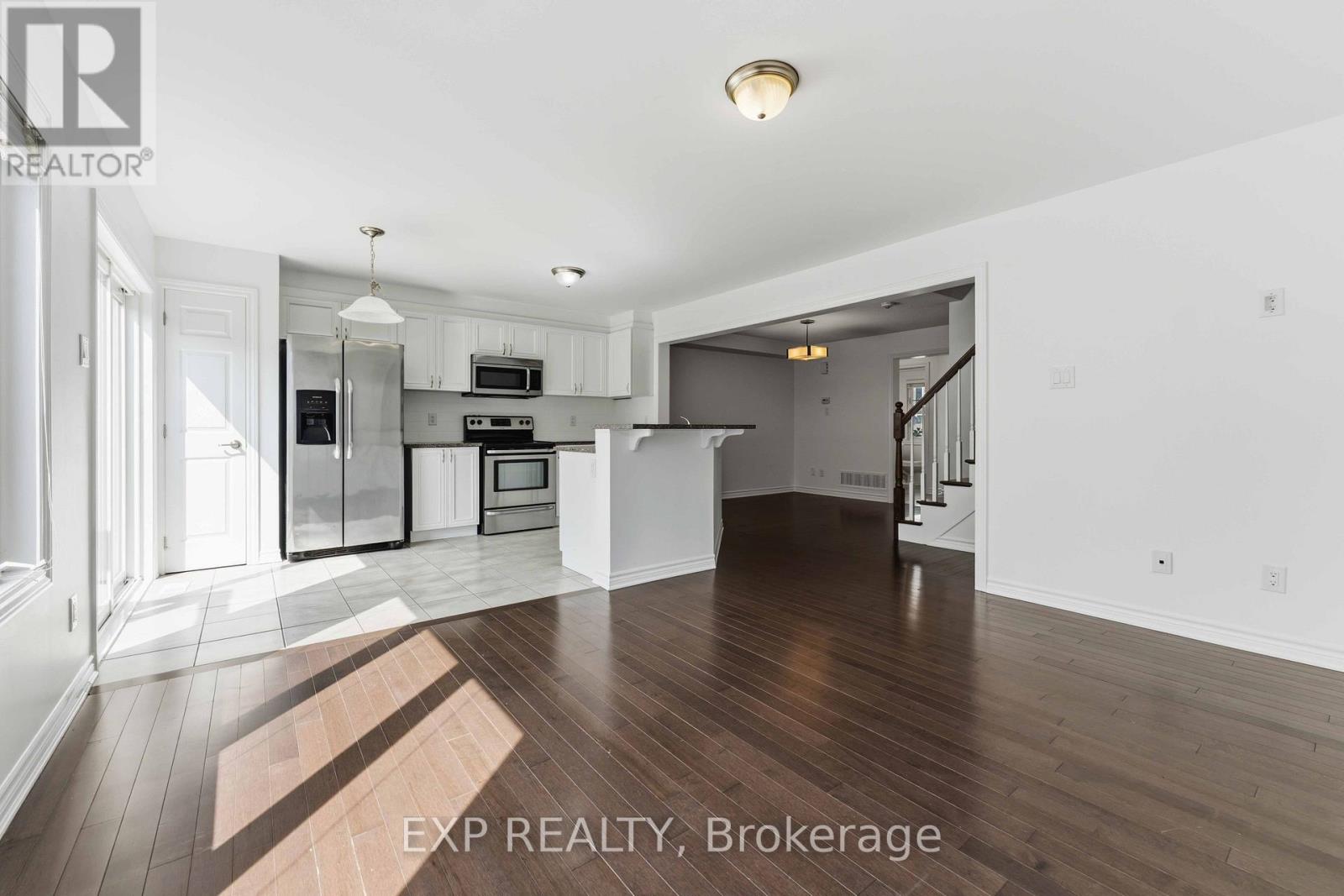 82 BUFFALOGRASS CRESCENT - 9