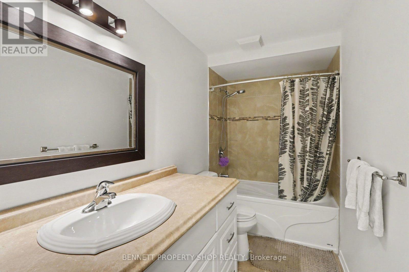 #B 2 MAPLE RIDGE CRESCENT - 11