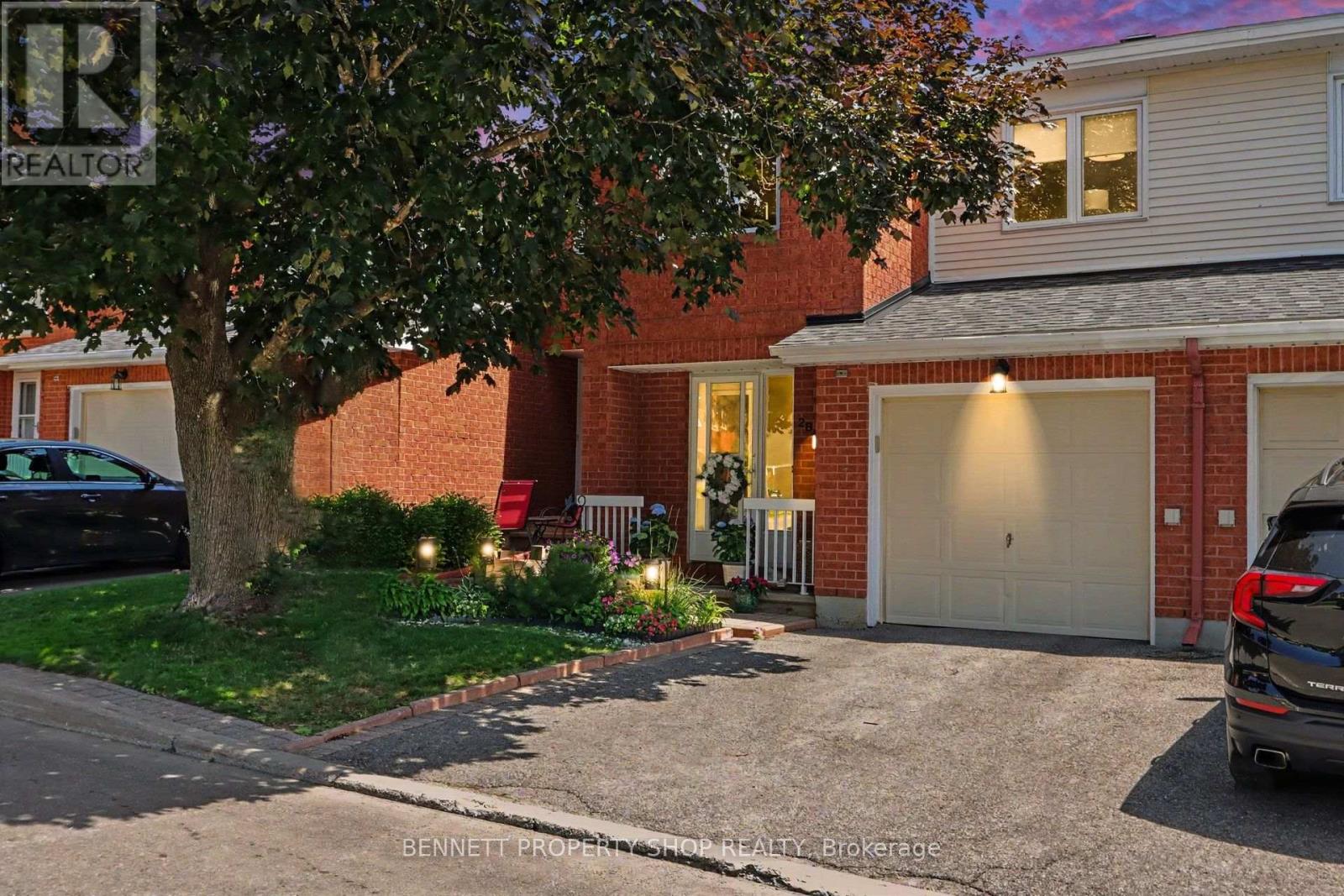 #B 2 MAPLE RIDGE CRESCENT - 15