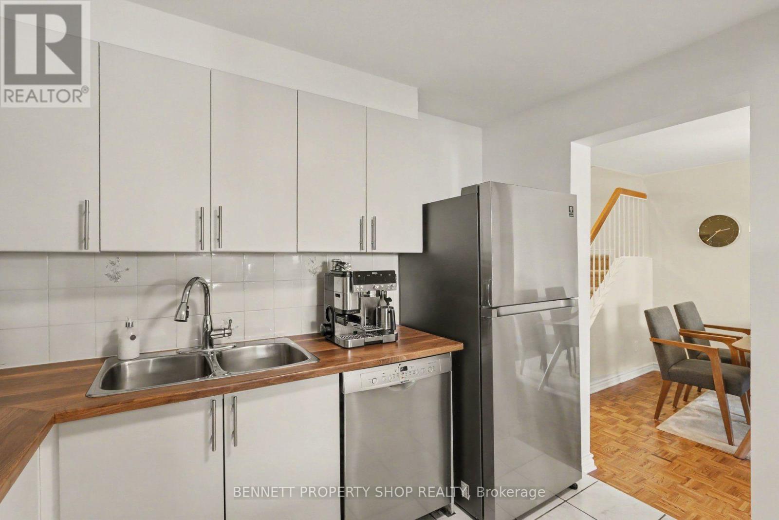 #B 2 MAPLE RIDGE CRESCENT - 6