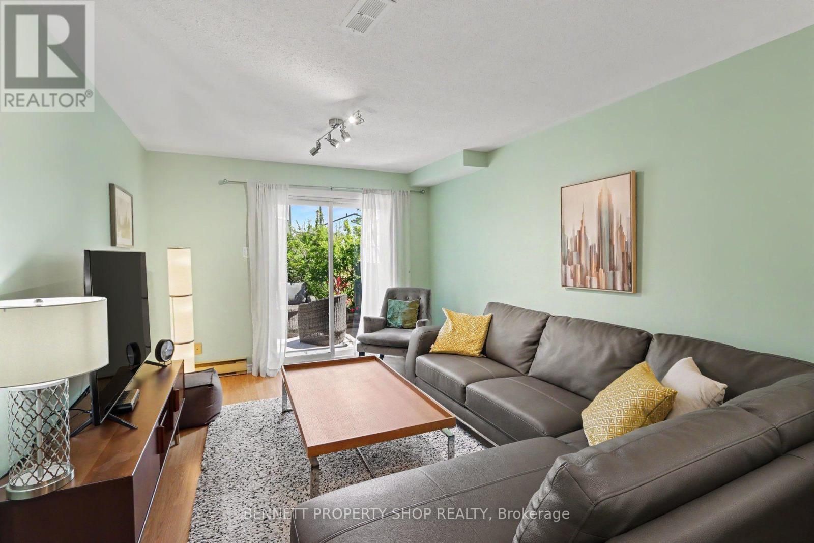 #B 2 MAPLE RIDGE CRESCENT - 7