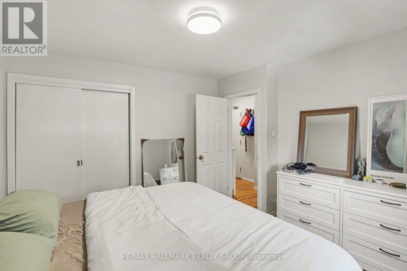 657 GOLDEN AVENUE - 12